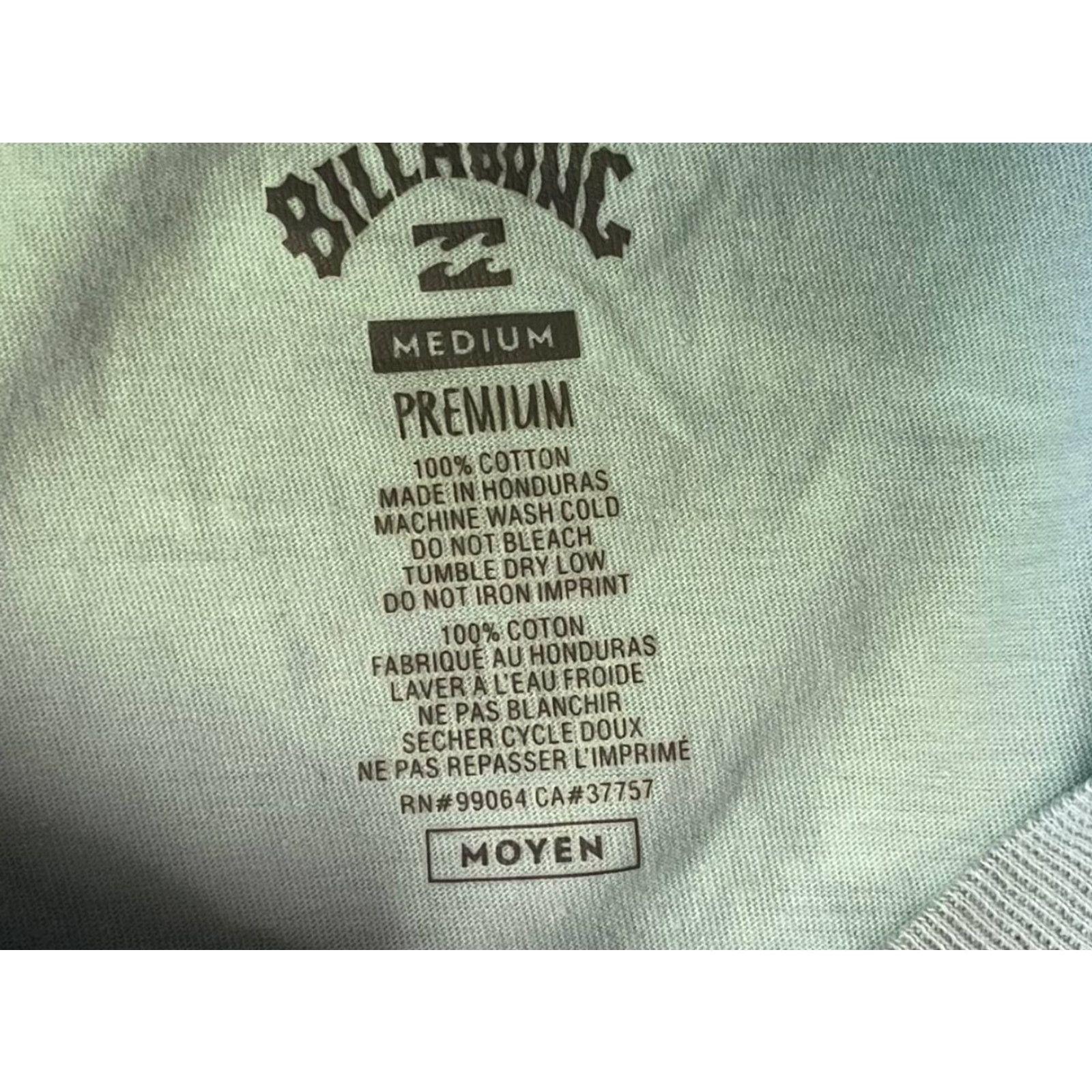 Billabong Billabong T-Shirt Short Sleeve Pocket 100% Cotton Light Blue Size Medium Mens blue pocket T Shirt Billabong Moyen 100% Cotton Short Sleeve Round Neck Size US M / EU 48-50 / 2 - 5 Thumbnail
