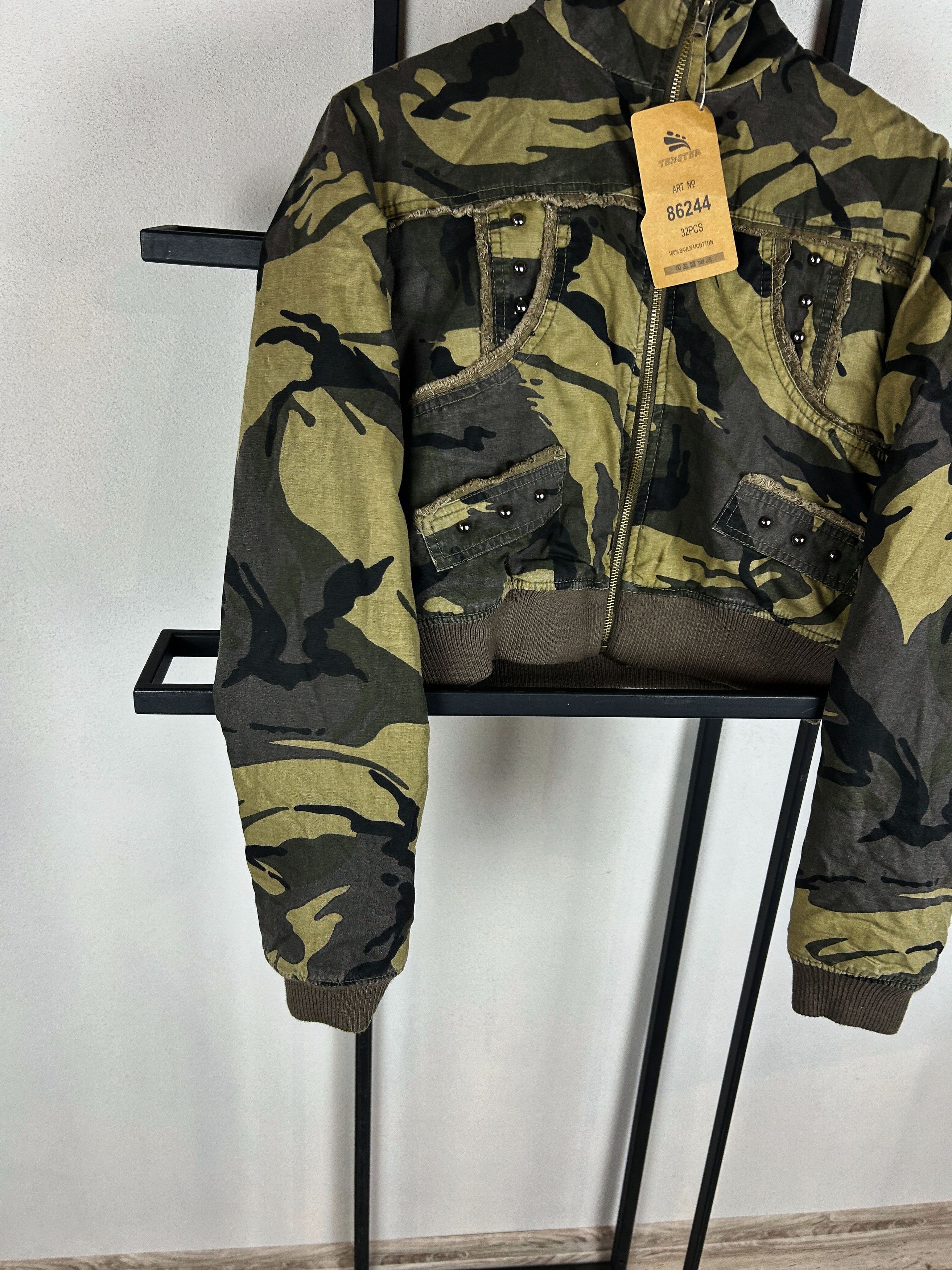 Japanese Brand Vintage Cropped Camo Jacket Y2K Military Streetwear Size US S / EU 44-46 / 1 - 2 Thumbnail