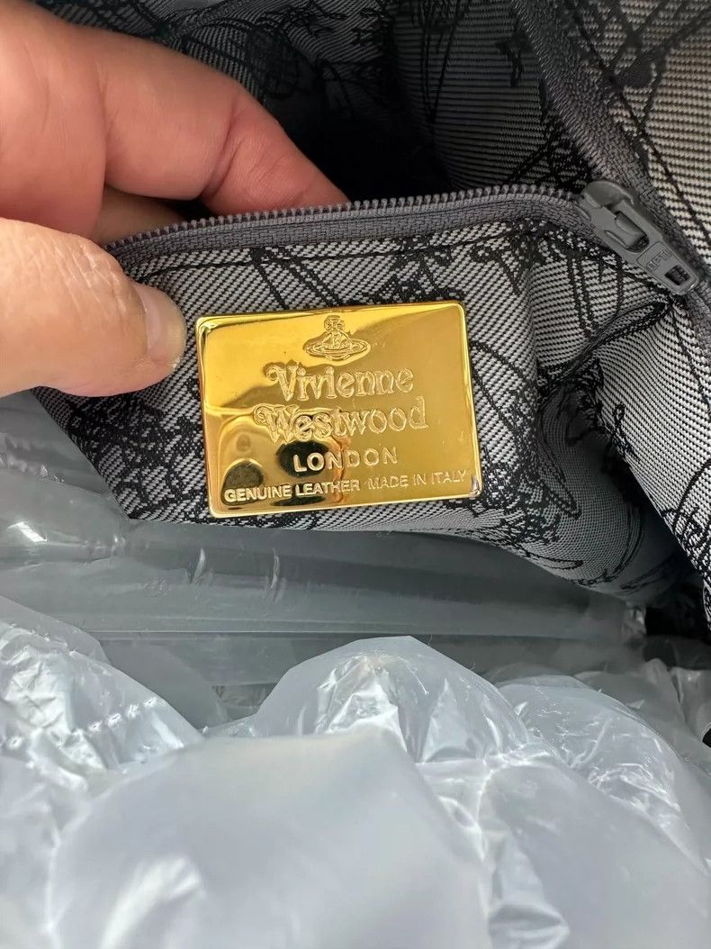 Vivienne Westwood Vivienne Westwood size os Carry a bag with one hand Size ONE SIZE - 5 Thumbnail