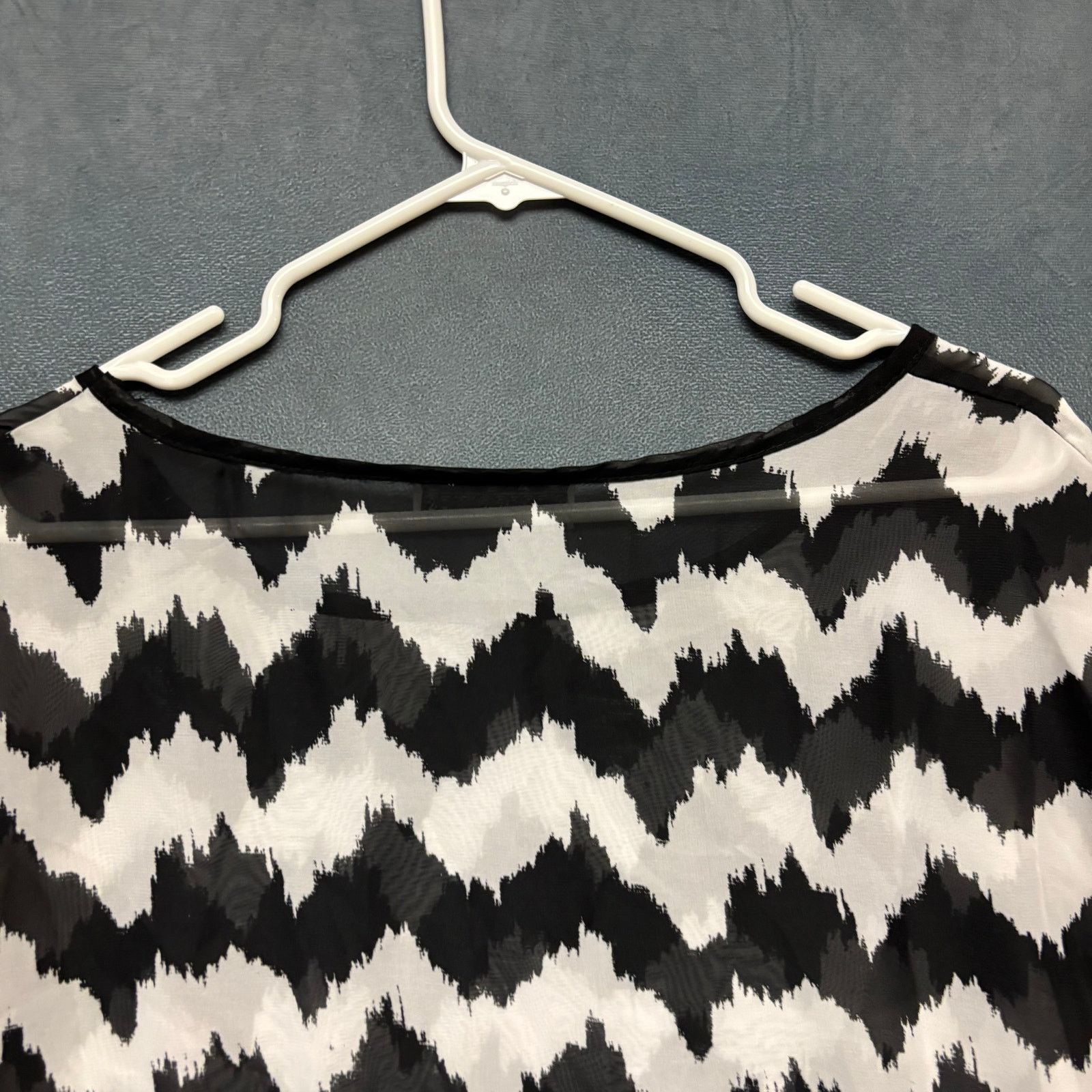 Other Basic Necessities Black White Zigzag Sheer High Low Top XL Size XL / US 12-14 / IT 48-50 - 7 Thumbnail