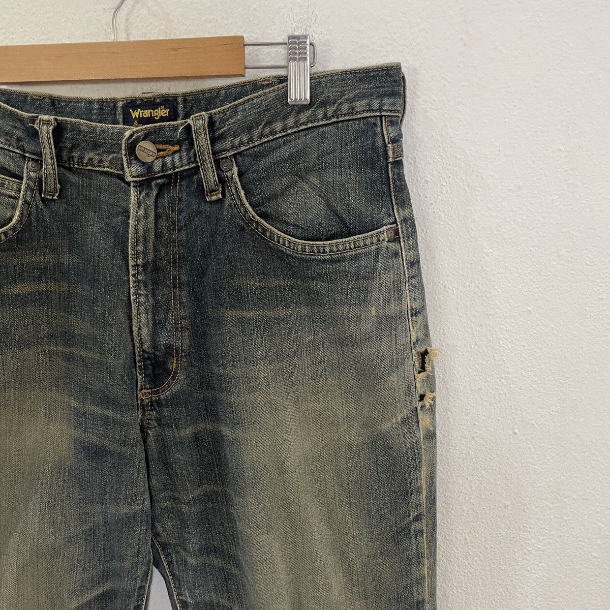 Wrangler Vintage Wrangler Distressed Denim Jeans Size US 32 / EU 48 - 2 Thumbnail