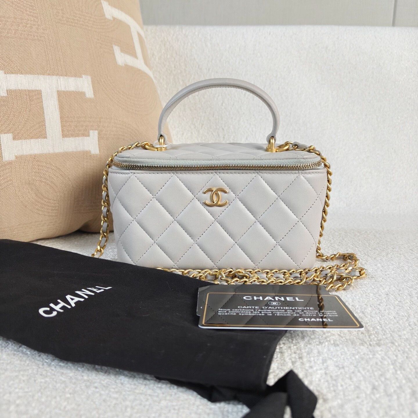 Chanel Pre-loved Bag Very good condition Size ONE SIZE - 1 Thumbnail