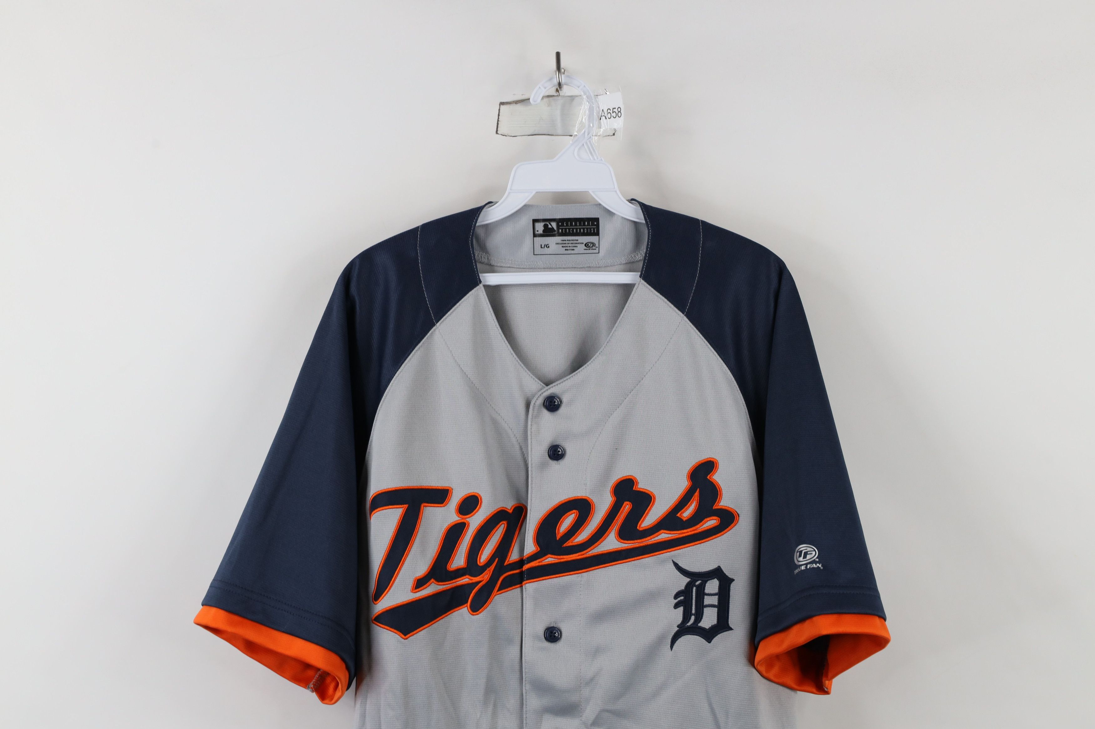 Vintage Vintage Old English D Detroit Tigers Baseball Jersey Gray Size US L / EU 52-54 / 3 - 2 Thumbnail