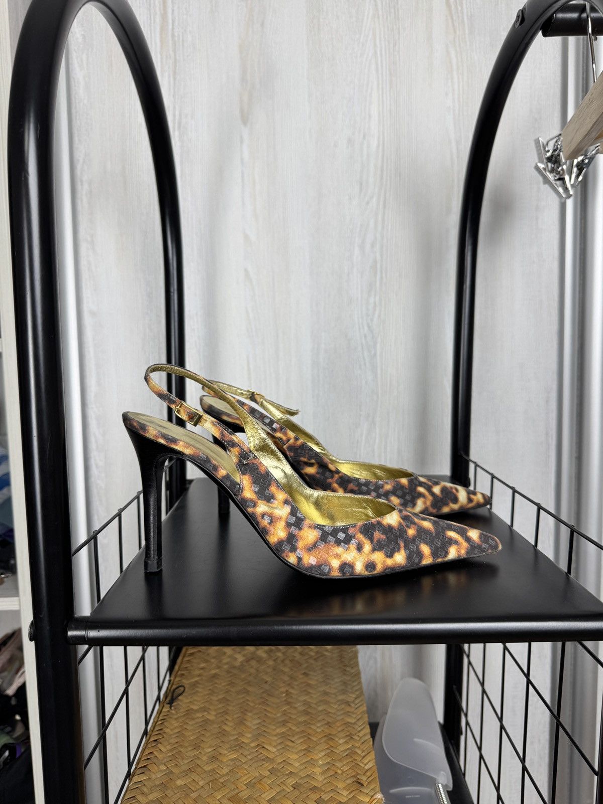 Roberto Cavalli Roberto Cavalli animal pattern leopard slingback heels Size US 9 / IT 39 - 2 Thumbnail