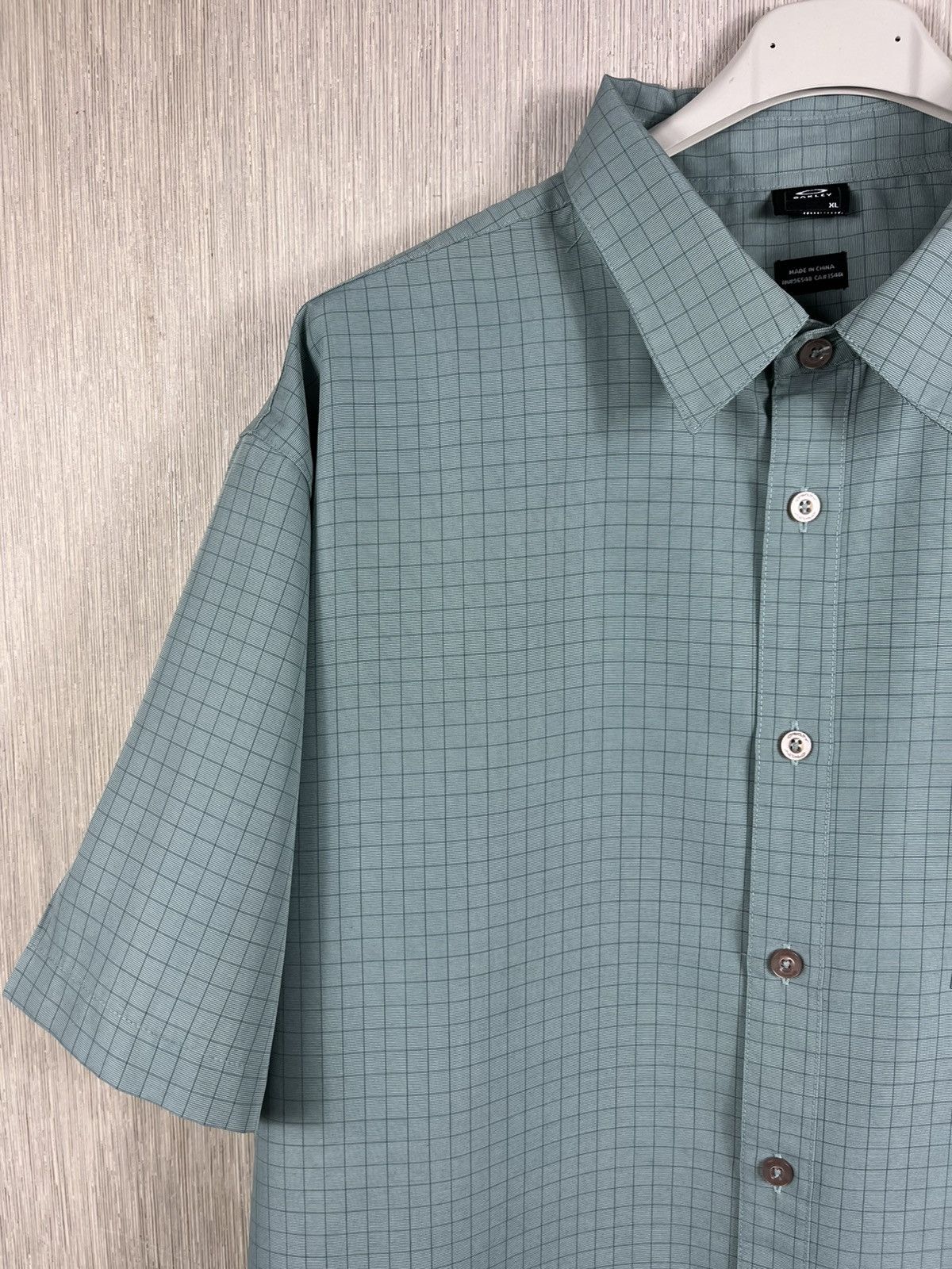Oakley Vintage Oakley checked gorpcore pocket shirt with small logo Size US XL / EU 56 / 4 - 4 Thumbnail