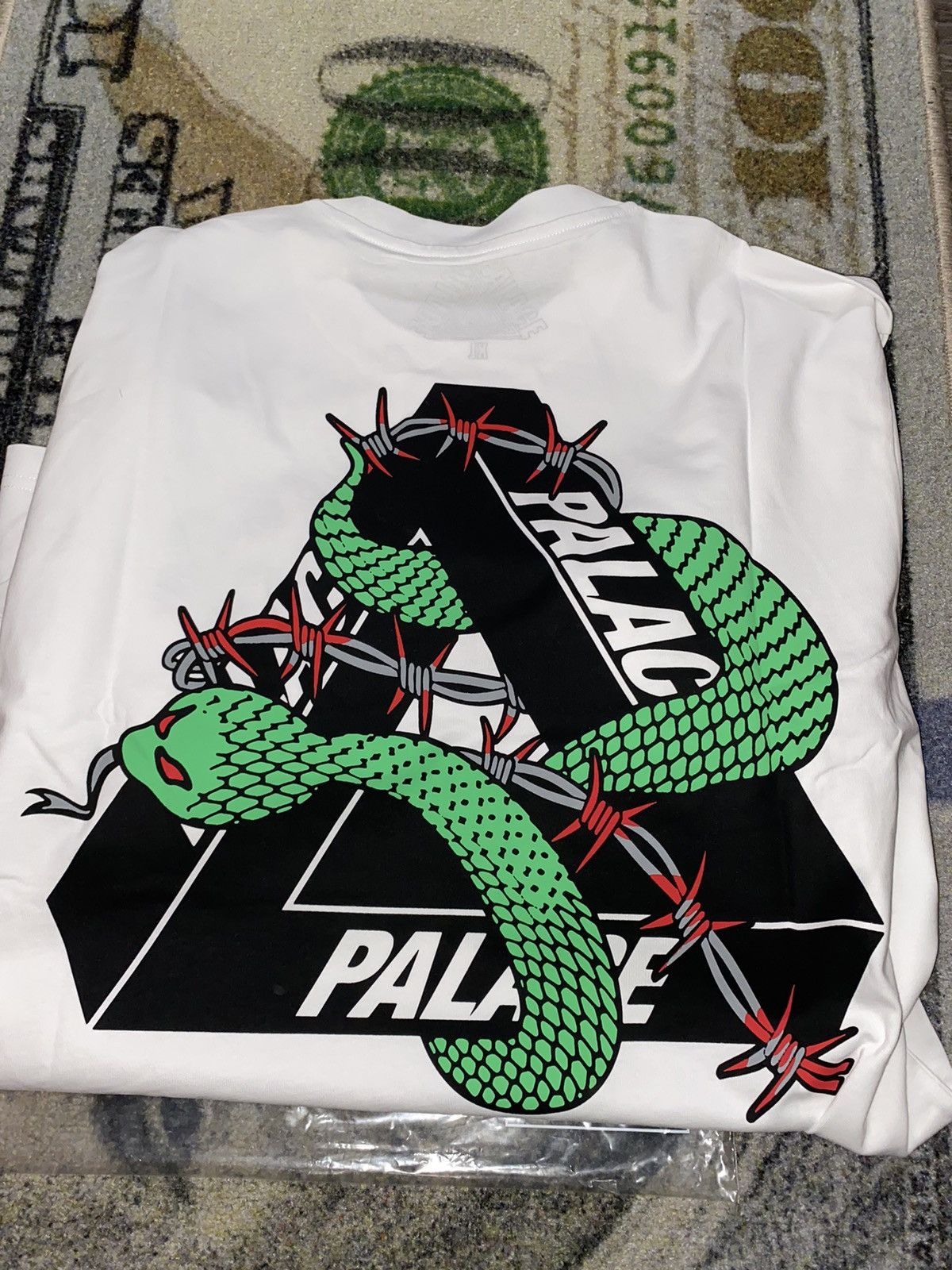 Palace Palace Hesh Mit Fresh T-Shirt White Size US L / EU 52-54 / 3 - 3 Thumbnail