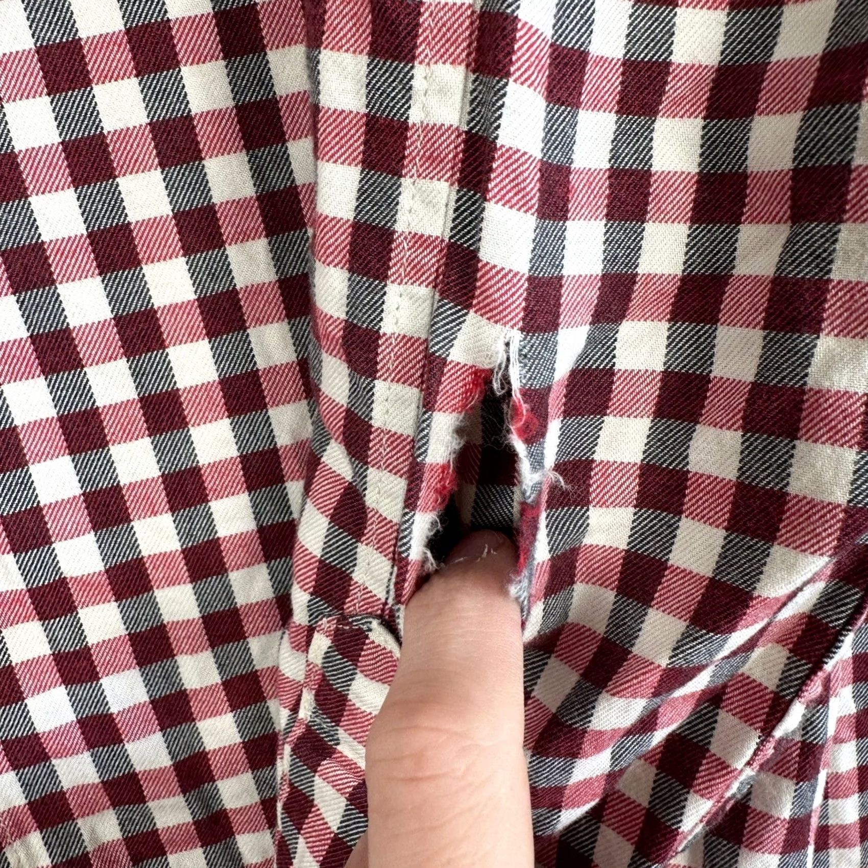 Banana Republic Banana Republic Luxe Shirt Flannel Button Down Mens Medium Red Plaid Grant Fit Shirt Mens Regular Red Plaid Button-Down Size US M / EU 48-50 / 2 - 6 Thumbnail