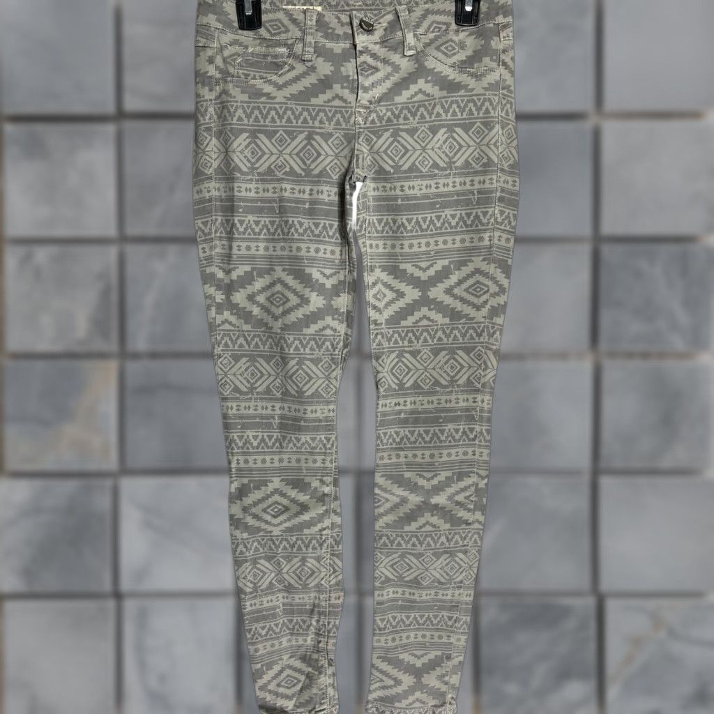Vintage SOLD Design Lab Women Jeans Skinny Low Rise 26 Green Aztec Cotton 5-Pocket Denim Rise Small Vintage No Size 29" - 1 Thumbnail