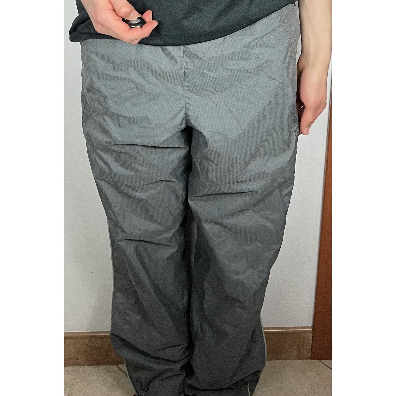 Nike × Vintage Nike TN Men's Gray Swoosh Ankle Zip Straight Rain Pant Small Size US 30 / EU 46 - 2 Thumbnail