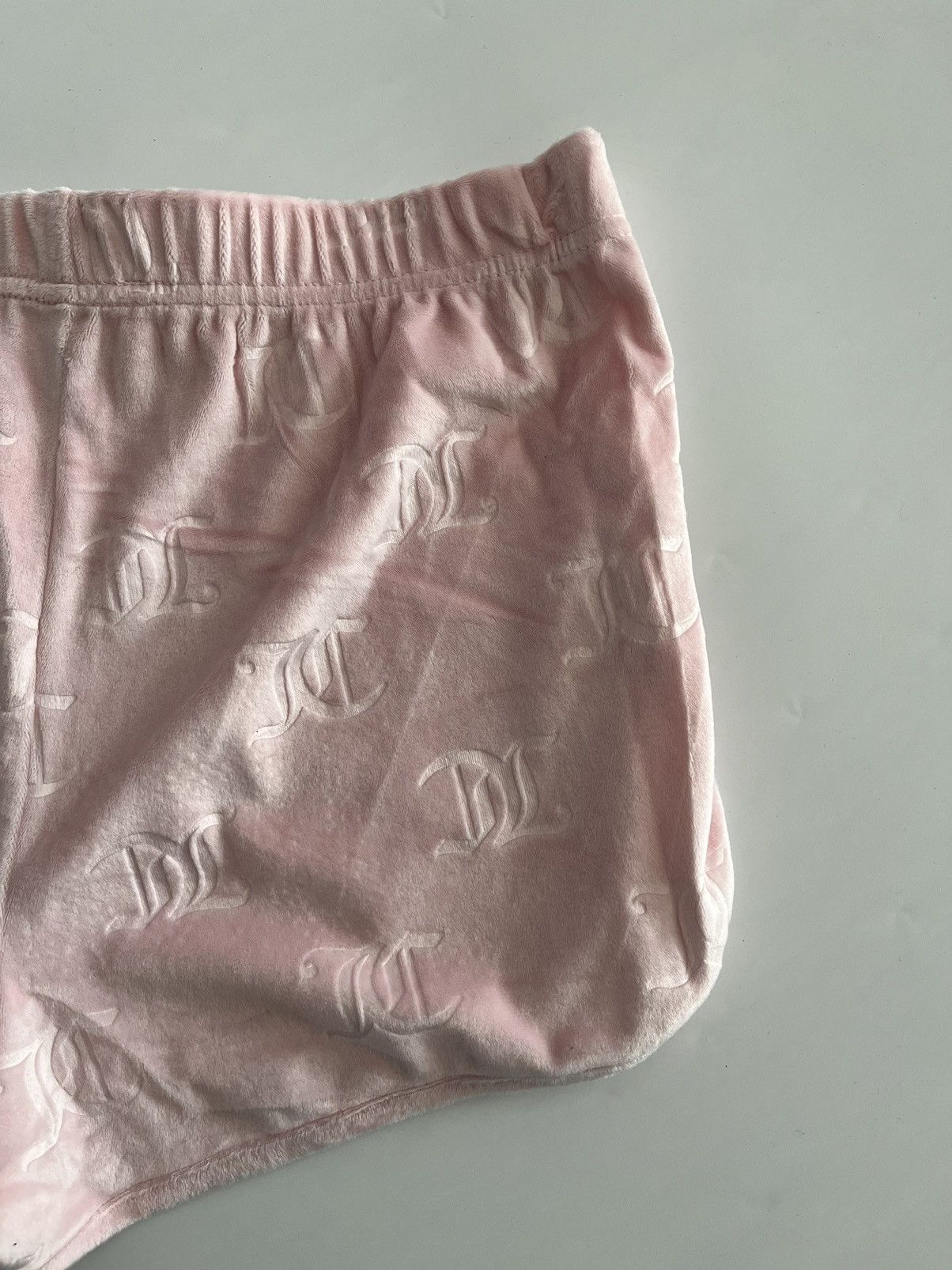 Juicy Couture Brand new Juicy Couture velvet shorts Size 27" / US 4 / IT 40 - 4 Thumbnail