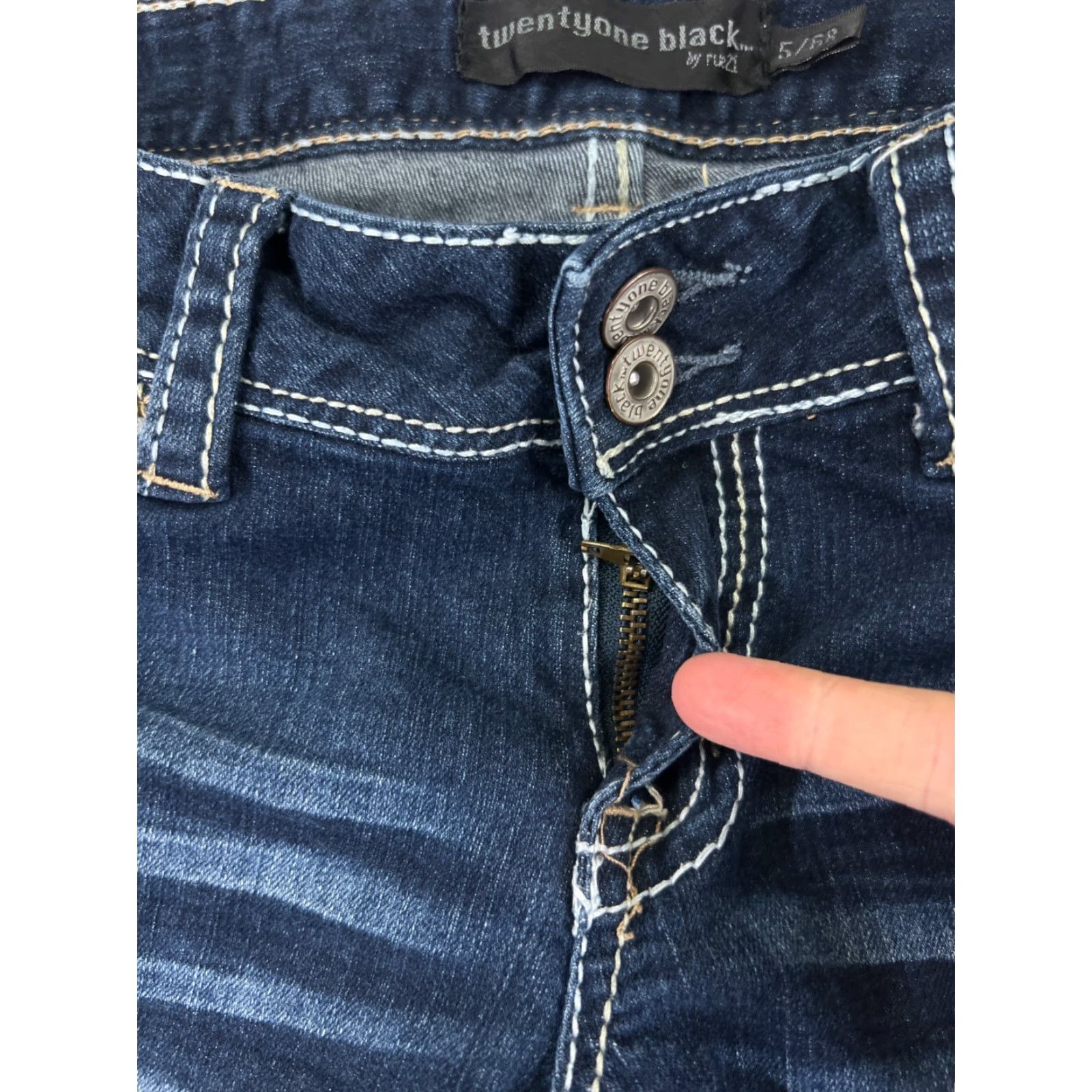 Vintage VINTAGE Rue21 Women's Jeans Pants 5 Blue Denim Low Rise Distressed Bootcut Slim Fit 31in Inseam Size 27" / US 4 / IT 40 - 5 Thumbnail