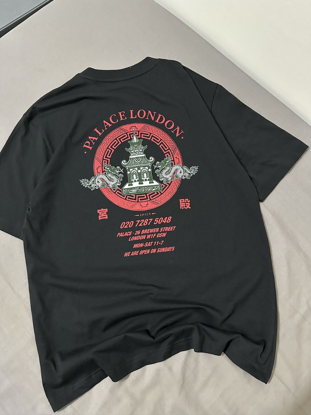 Palace PALACE LONDON FORTUNATE T BLACK EXCLUSIVE RELEASE AT LONDON Size US L / EU 52-54 / 3 - 3 Thumbnail