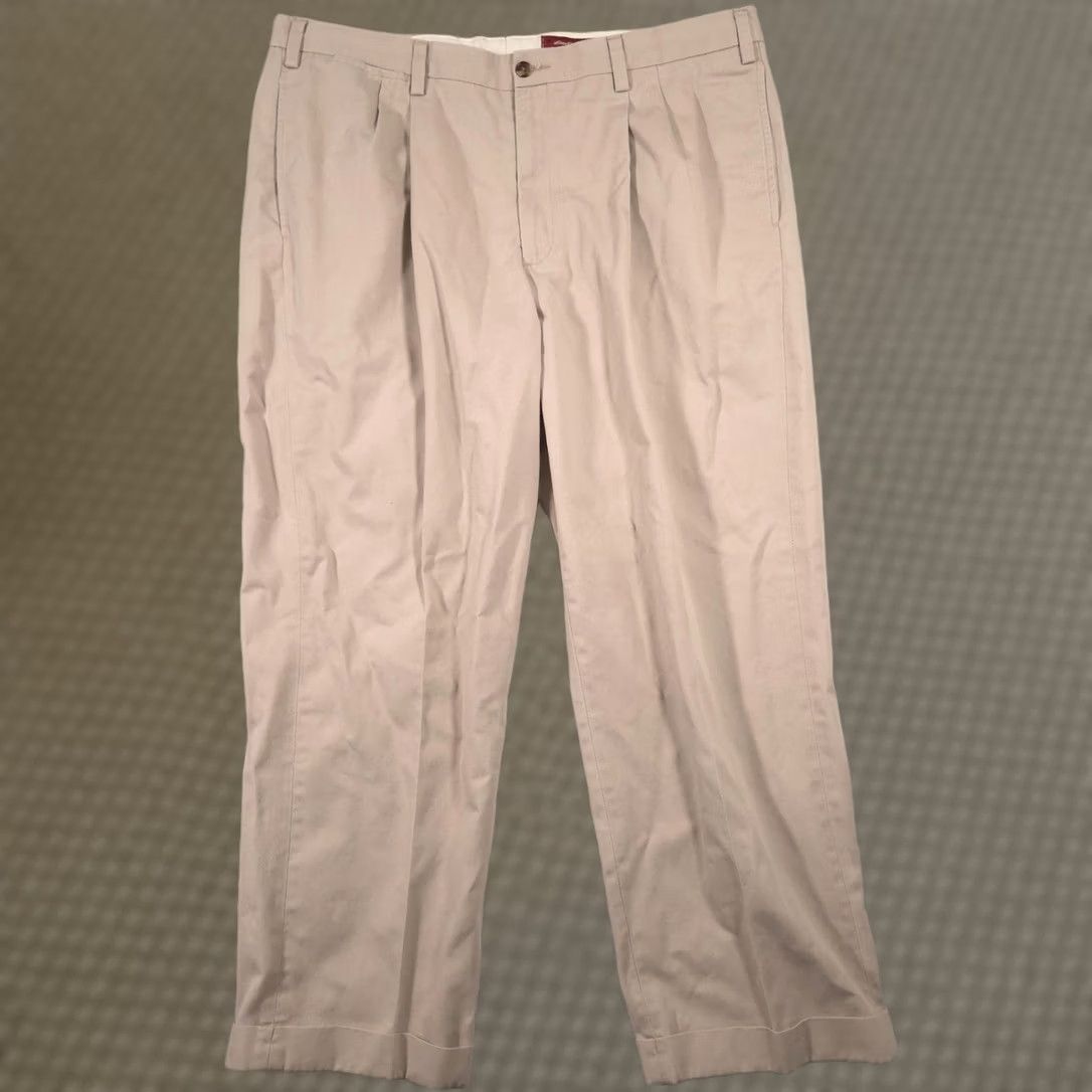 Eddie Bauer Eddie Bauer Khakis Chino Pants Mens 40x29 Beige Relaxed Fit Pleated Cuffed Vintage No Size US 40 / EU 56 - 1 Thumbnail