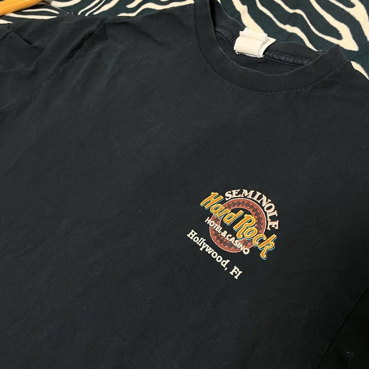 Hard Rock Cafe × Vintage Rare Hard Rock Hollywood Big Guitar BlackT-shirt Casino Size US M / EU 48-50 / 2 - 4 Thumbnail