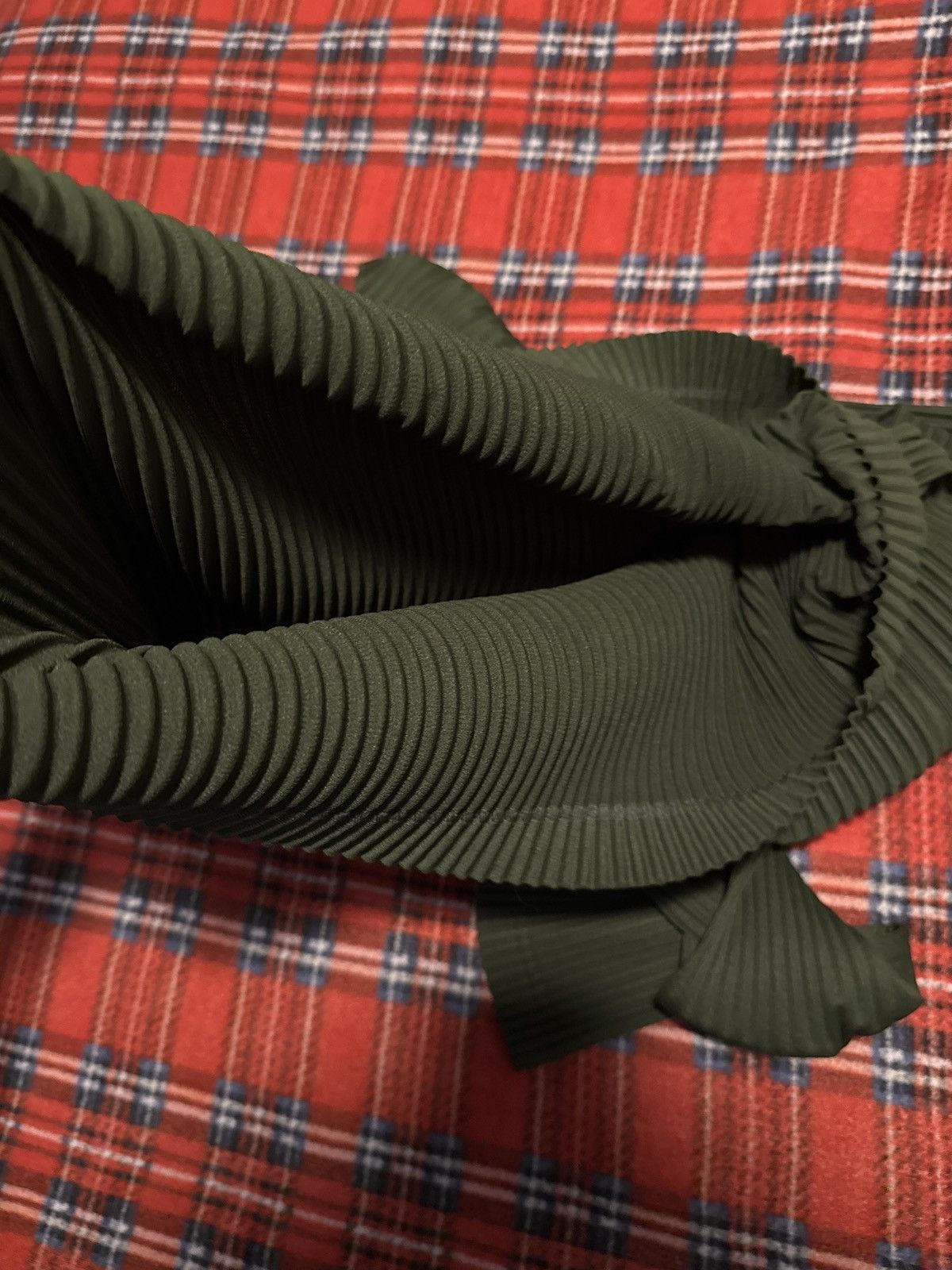 Homme Plisse Issey Miyake × Issey Miyake Green mc October long sleeve T-Shirt Size US M / EU 48-50 / 2 - 6 Thumbnail