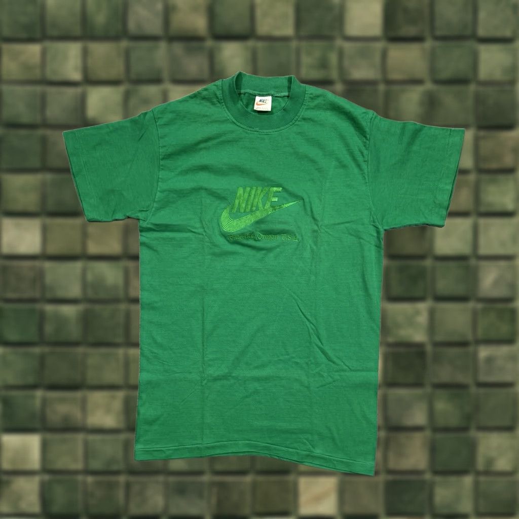 Nike VINTAGE Nike T-Shirt Green S/M Short Sleeve Mens 1980s Made in USA Beaverton Oregon Logo Size US S / EU 44-46 / 1 - 1 Thumbnail