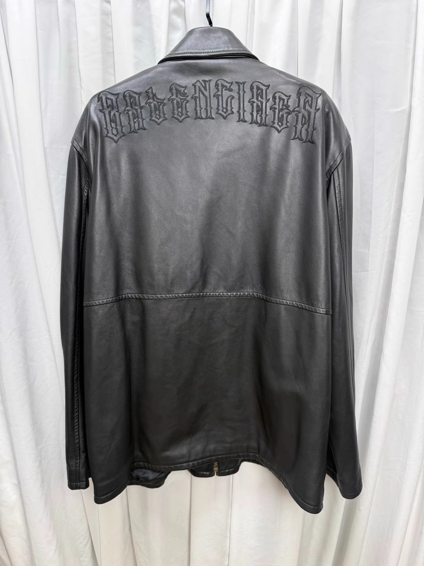 Balenciaga Balenciaga Oversized Shoulder Embroidered Leather Jacket K20 Size US M / EU 48-50 / 2 - 6 Thumbnail