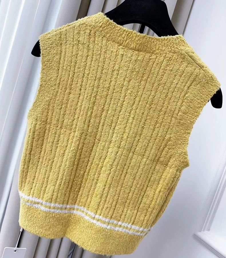 Chanel Chanel Chick yellow knitted vest Size XS / US 0-2 / IT 36-38 - 2 Thumbnail