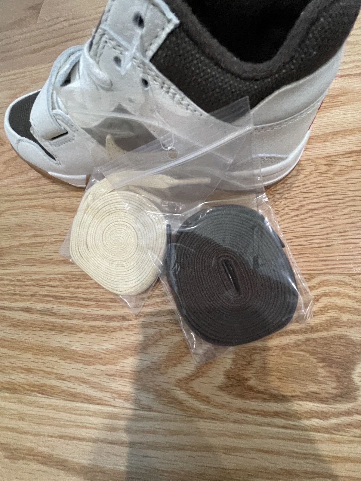 Nike × Travis Scott Size 2 Youth (2Y) Nike x Travis Scott Jumpman Jack Size US 5 / EU 37 - 8 Thumbnail