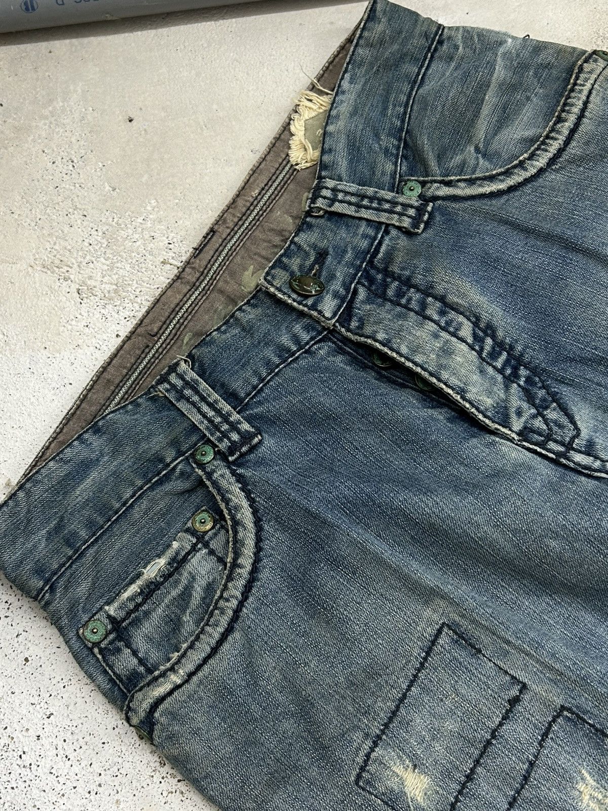 Le Grande Bleu (L.G.B.) Vintage Flare Stitch’s Tailored Denim Japan Uroboro Dirty Size US 32 / EU 48 - 10 Thumbnail