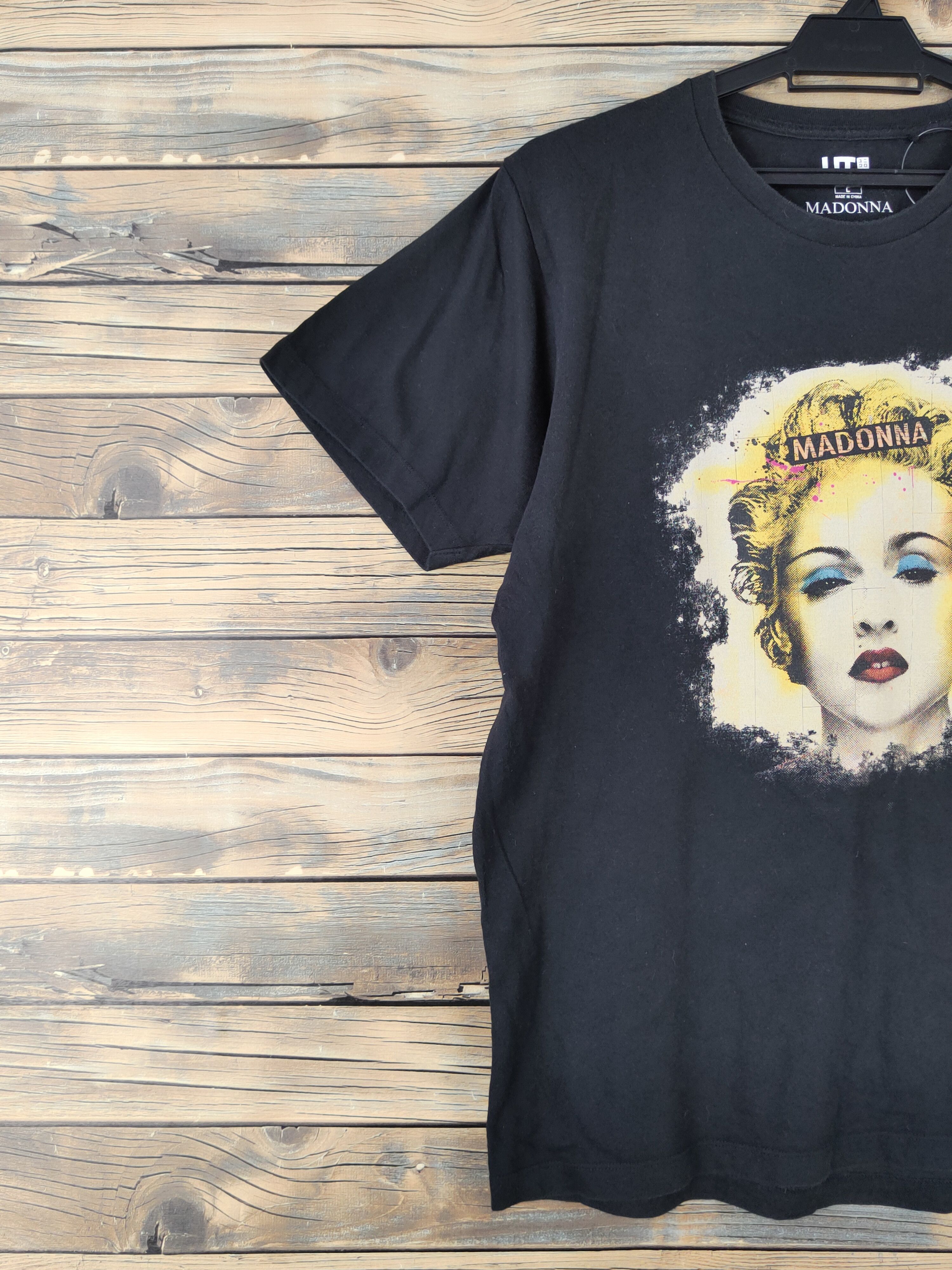 Band Tees Uniqlo Black Madonna Short Sleeve T-shirts #W1924 Size US L / EU 52-54 / 3 - 4 Thumbnail