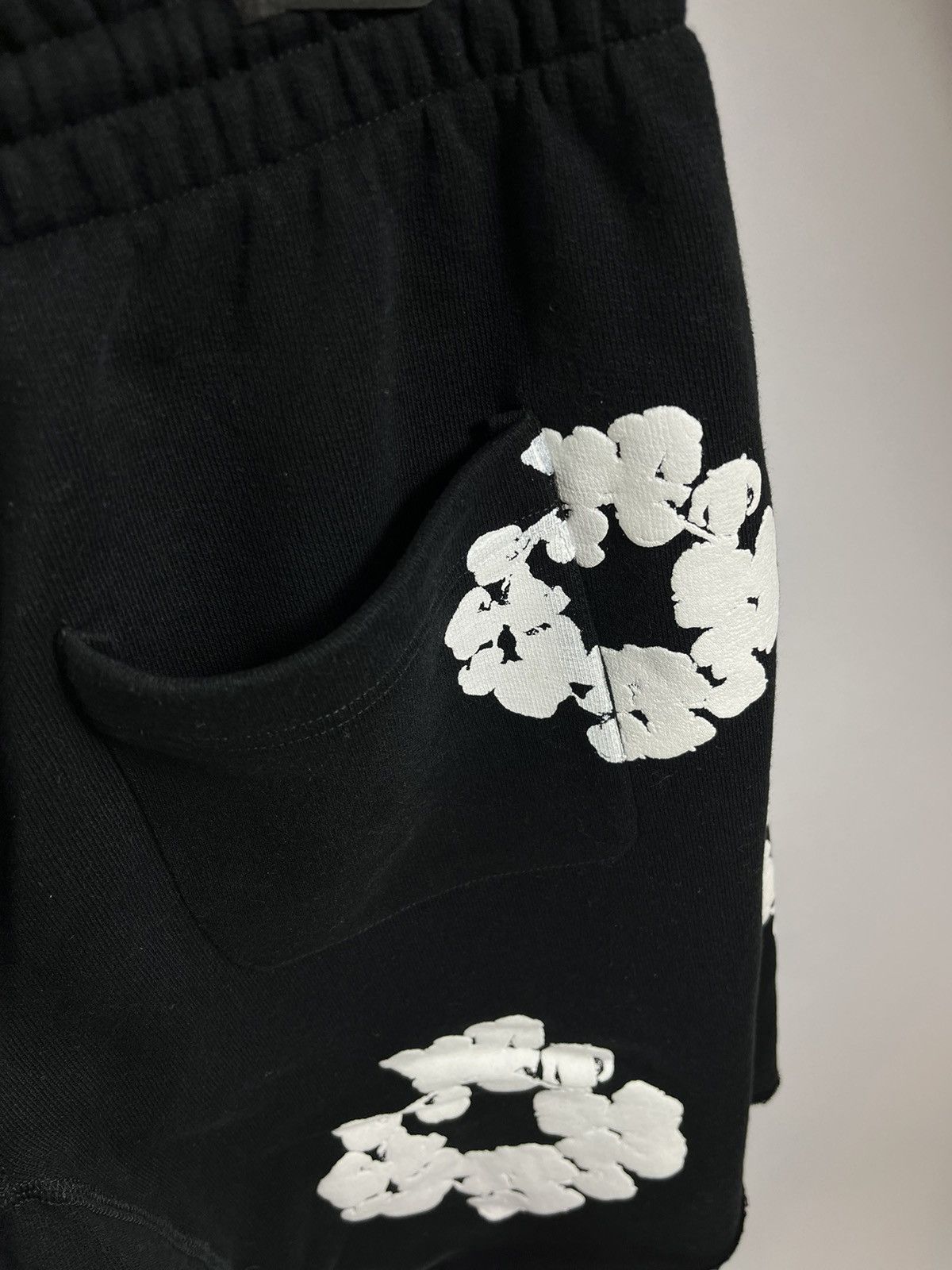 DENIM TEARS × READYMADE DENIM TEARS READYMADE JAPAN COTTON PUFF PRINT SHORTS Size US 34 / EU 50 - 5 Thumbnail