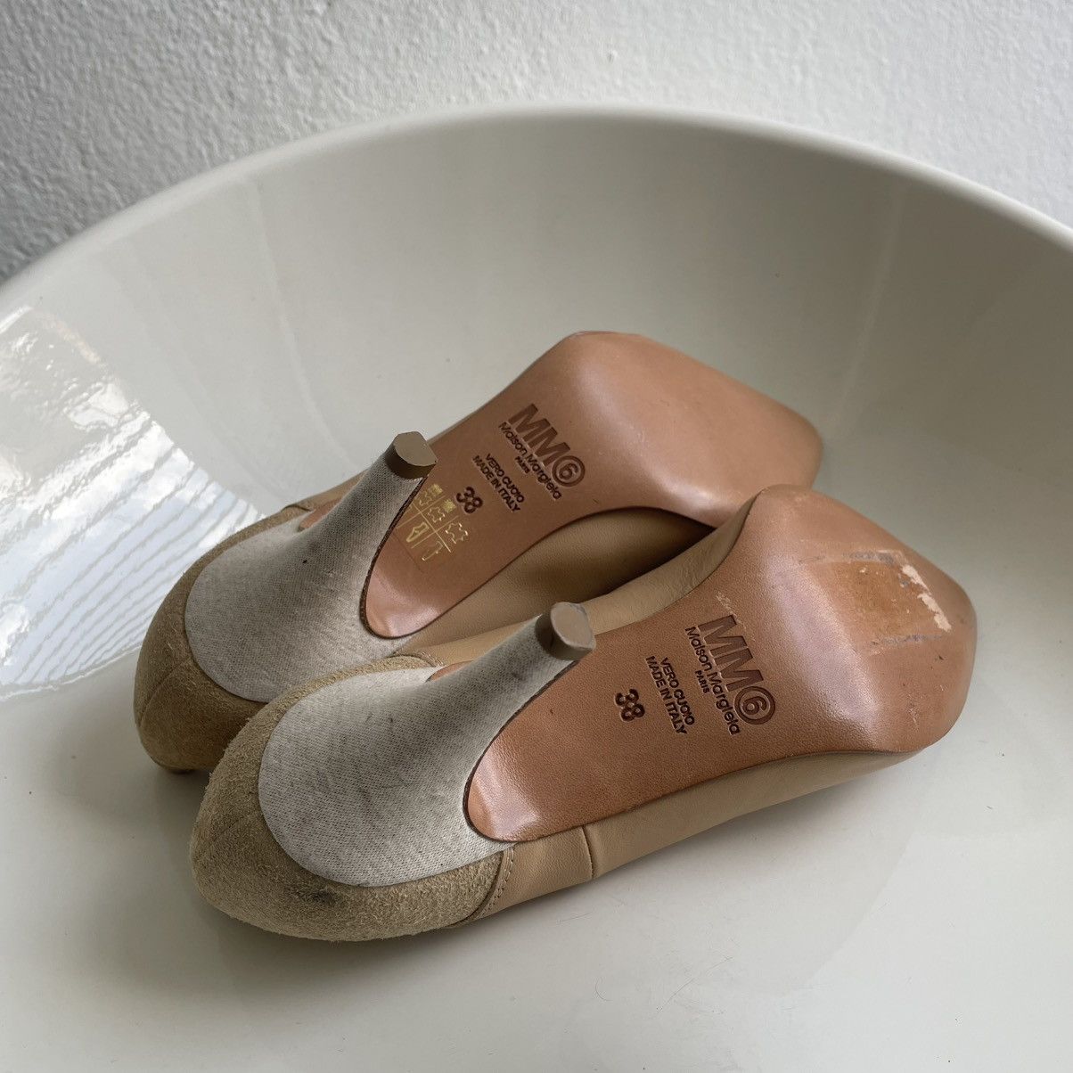 MM6 MM6 Maison Margiela Inside Out beige and brown pumps Size US 8 / IT 38 - 9 Thumbnail