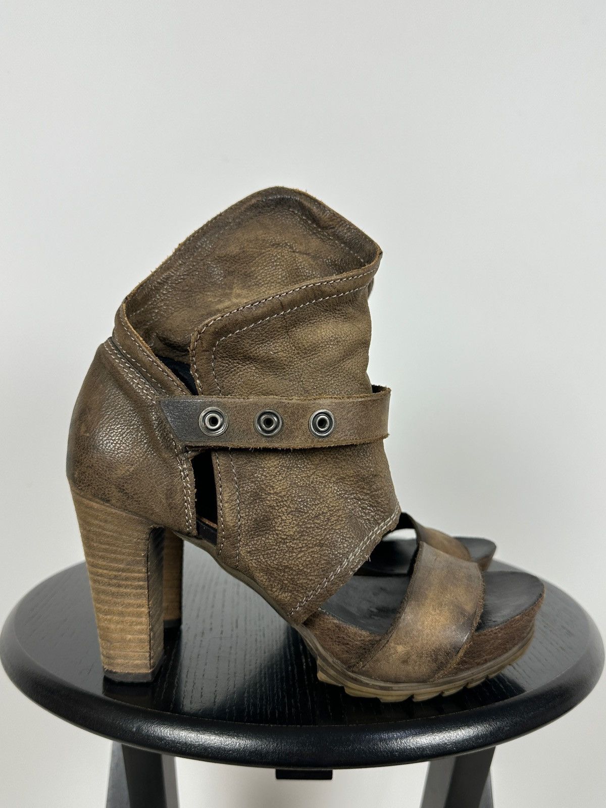 A.S.98 A.S.98 Airstep Brown Leather Ankle Strap Sandals Heels Size US 7 / IT 37 - 3 Thumbnail