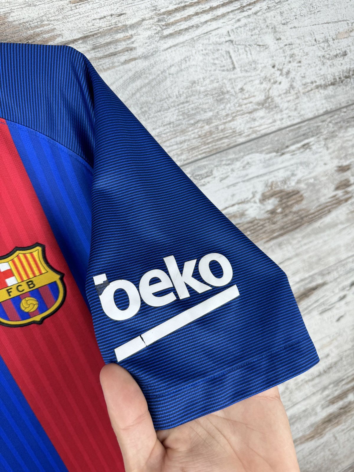 Nike Mens Vintage Nike FC Barcelona T-shirt soccer jersey y2k Size US M / EU 48-50 / 2 - 9 Thumbnail
