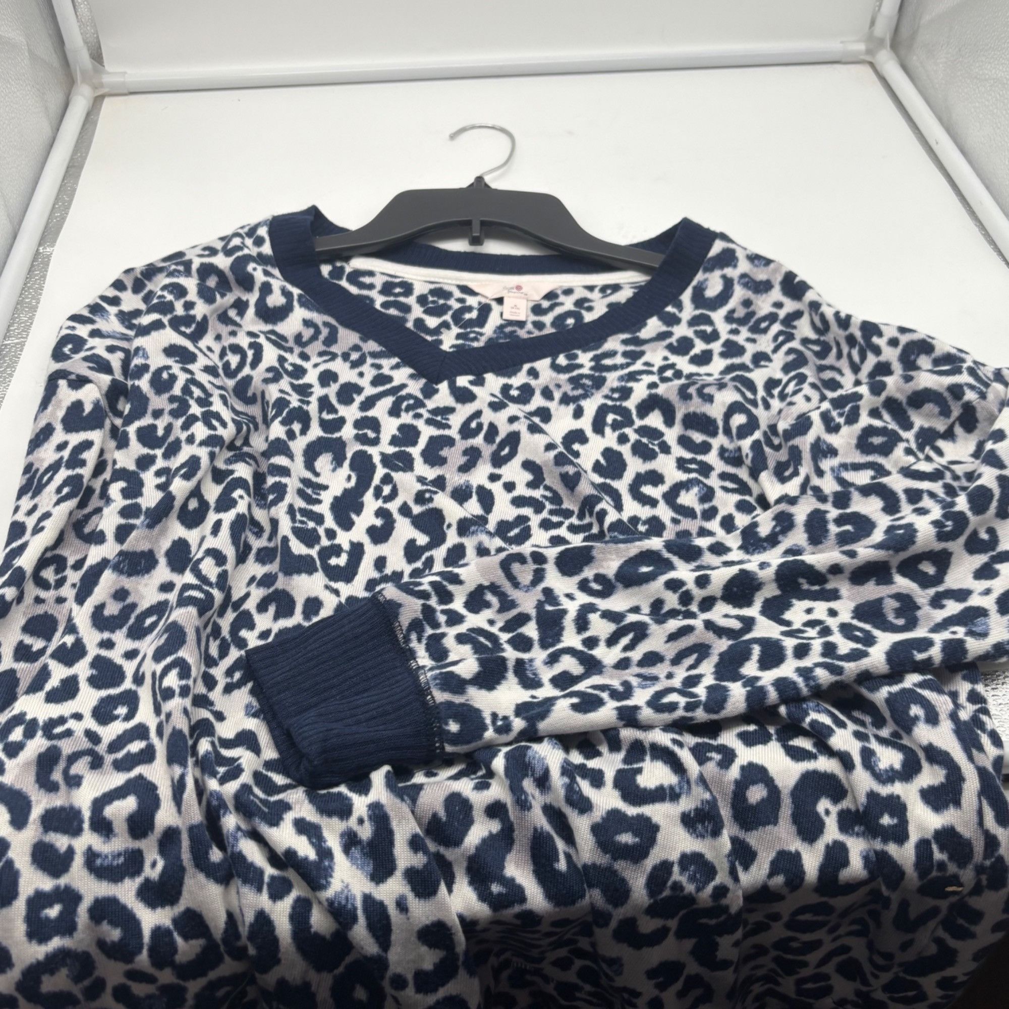 Other Secret Treasures Womens Leopard Print V-Neck, Hi-Low Hem, Lo Size M / US 6-8 / IT 42-44 - 7 Thumbnail