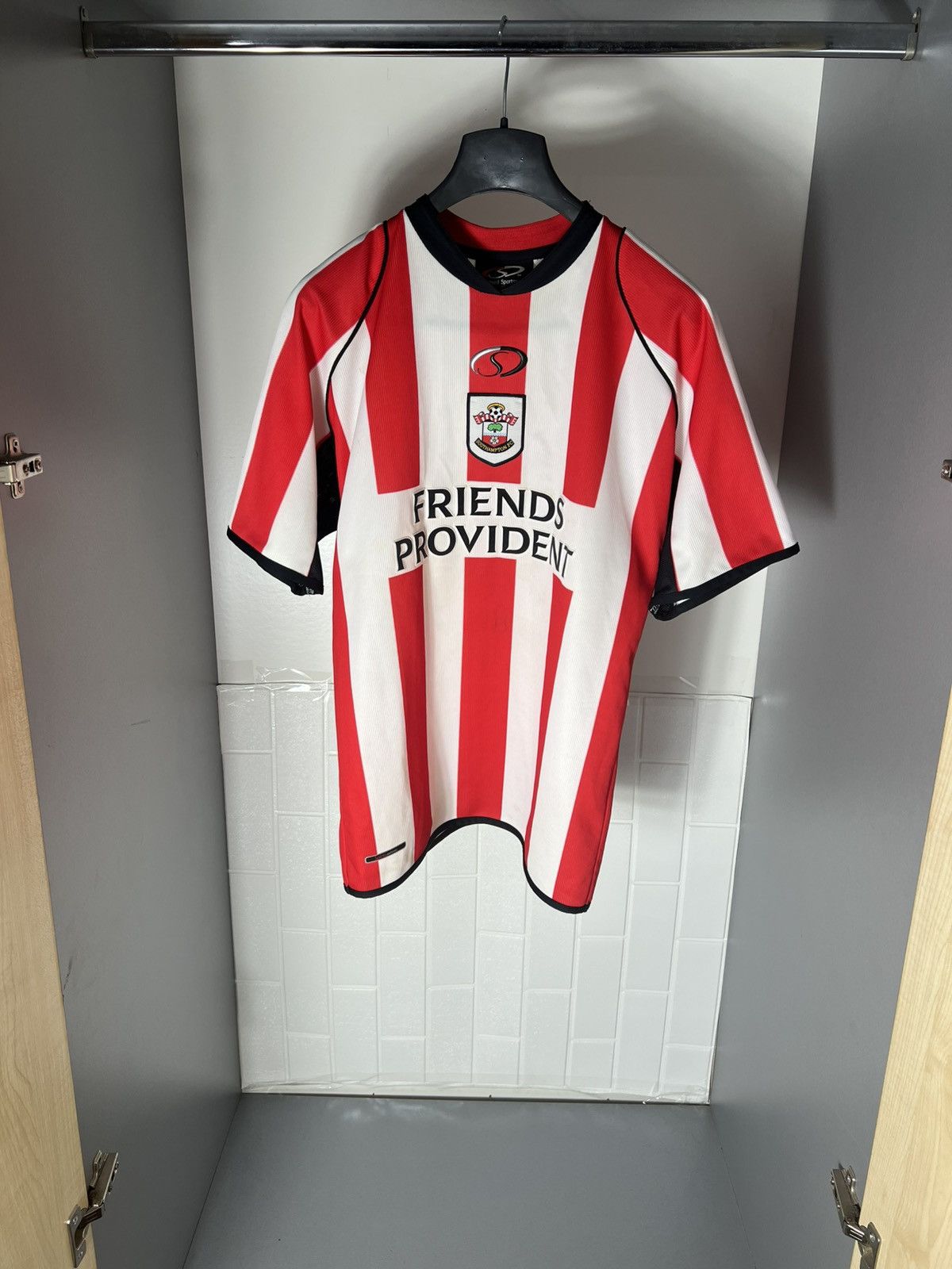 Vintage VERY RARE FC SOUTHAMPTON ENGLAND RETRO SOCCER JERSEY Y2K 90s Size US M / EU 48-50 / 2 - 1 Thumbnail