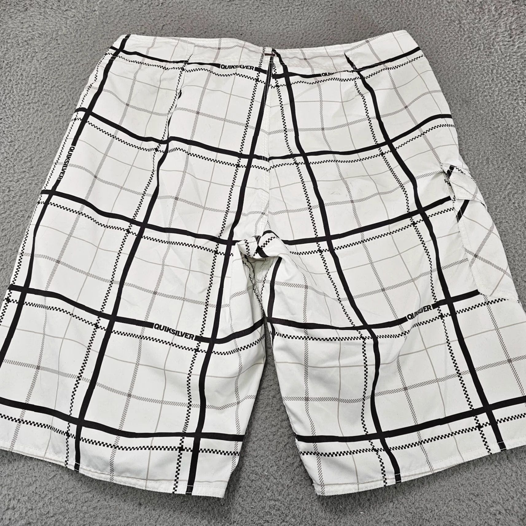 Quiksilver Quiksilver Board Shorts Mens 34 White Check Pattern Quick Dry Pockets Drawstring Surfing Swim Bottoms Size US 34 / EU 50 - 4 Thumbnail
