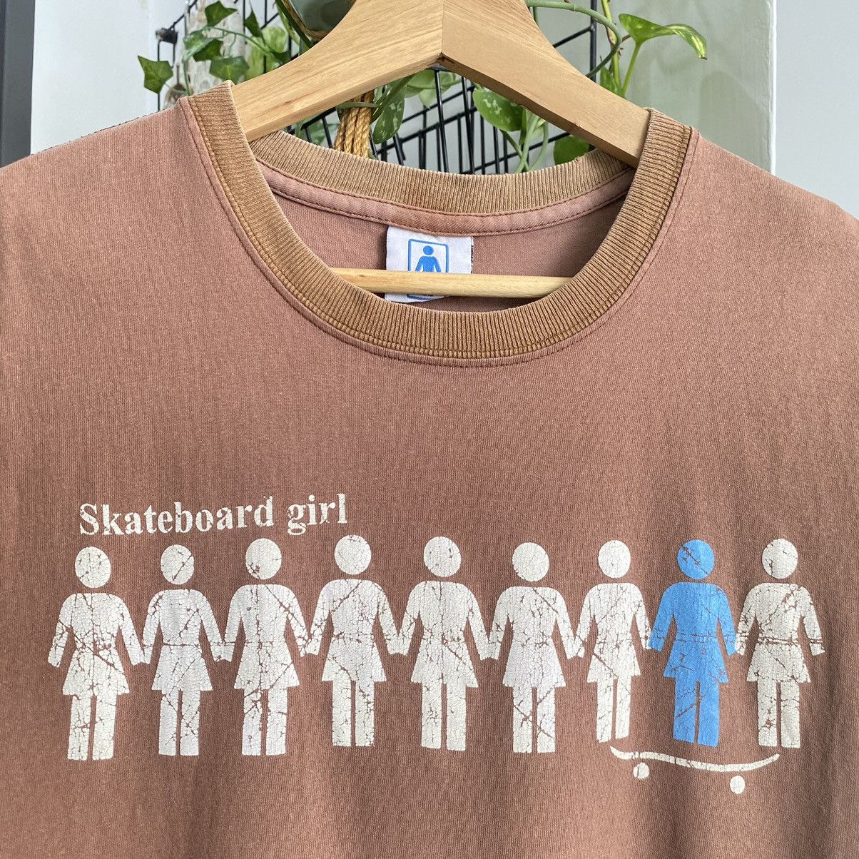 Vintage Thrashed Faded Vintage Y2K Skateboard Girls ERD GRUNGE TEE Size US M / EU 48-50 / 2 - 3 Thumbnail