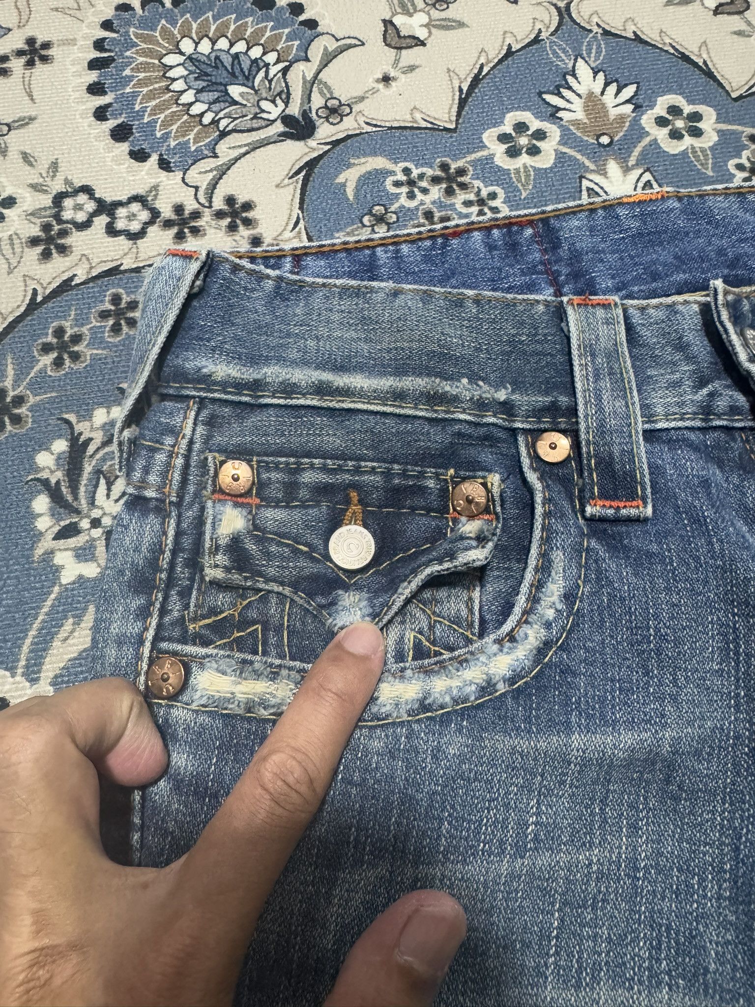 True Religion Y2K Flare True Religion Distressed Denim Size 27" / US 4 / IT 40 - 3 Thumbnail