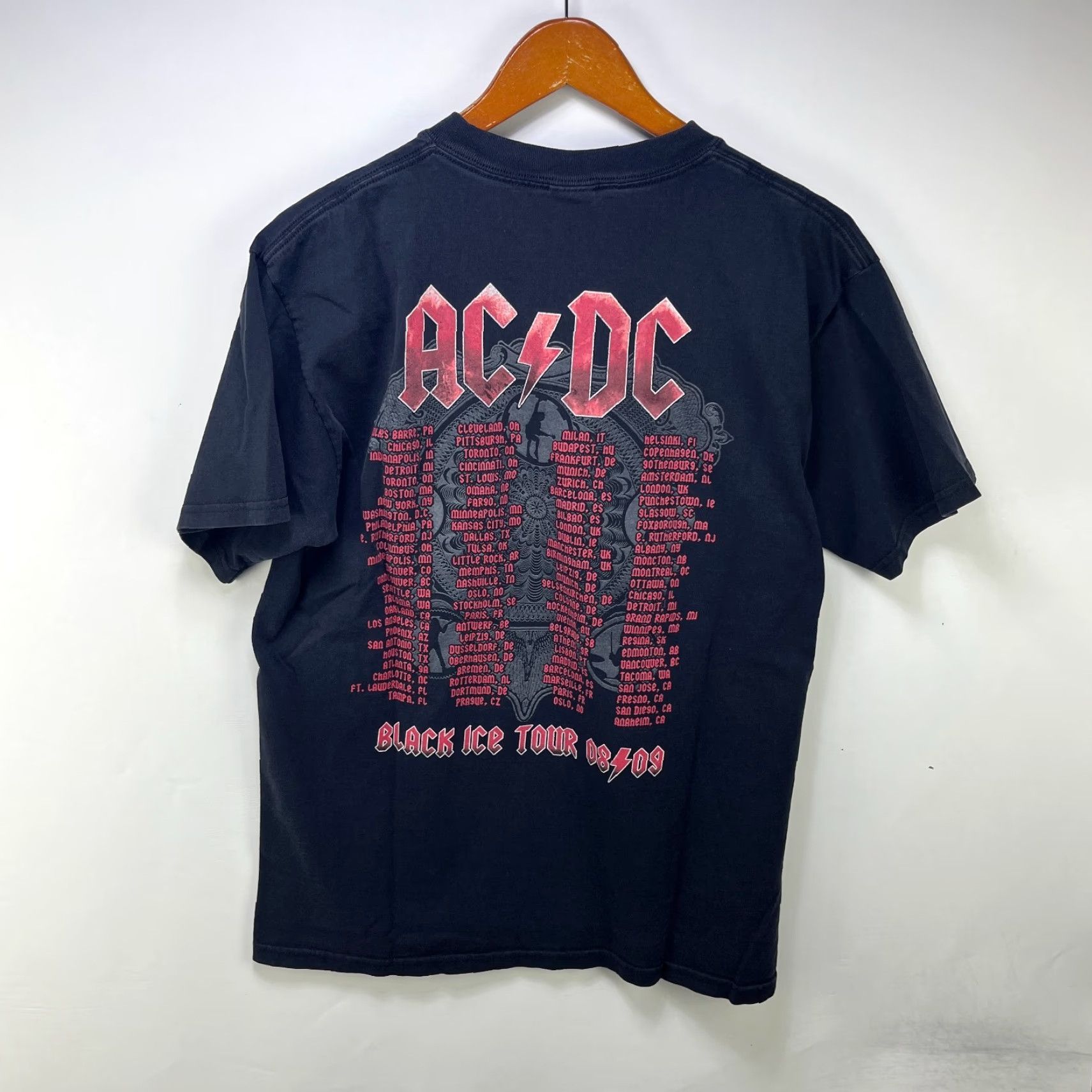 Vintage VINTAGE ACDC Y2K Tour T Shirt L Black Cotton Short Sleeve Crew Neck Men Shirt 2000s Band Concert Vintage Mens Size US L / EU 52-54 / 3 - 4 Thumbnail