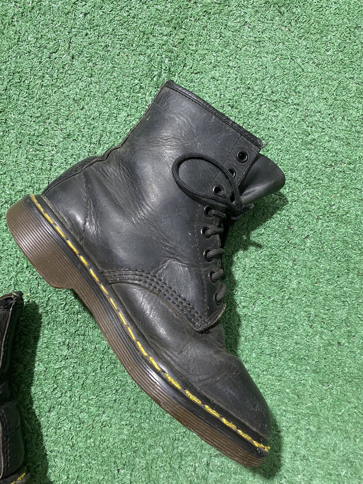 Dr. Martens Dr Martens leather shoes Size US 7 / EU 40 - 7 Thumbnail