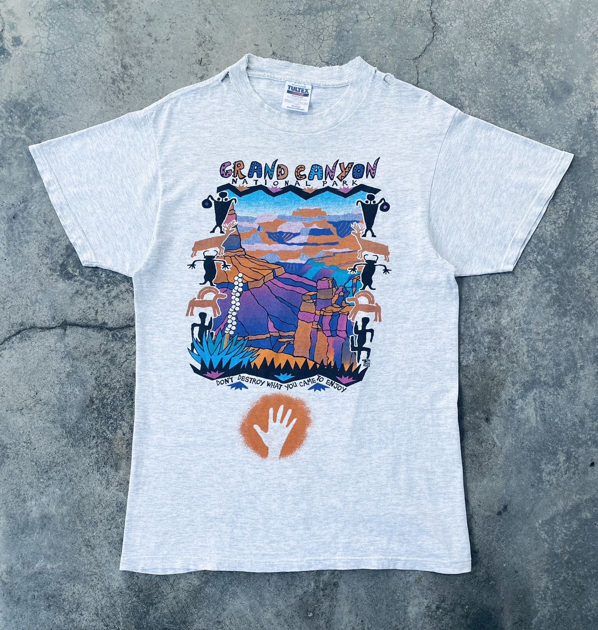 Vintage Vintage 90s Thrashed Grand Canyon Art Tees Size US M / EU 48-50 / 2 - 1 Thumbnail