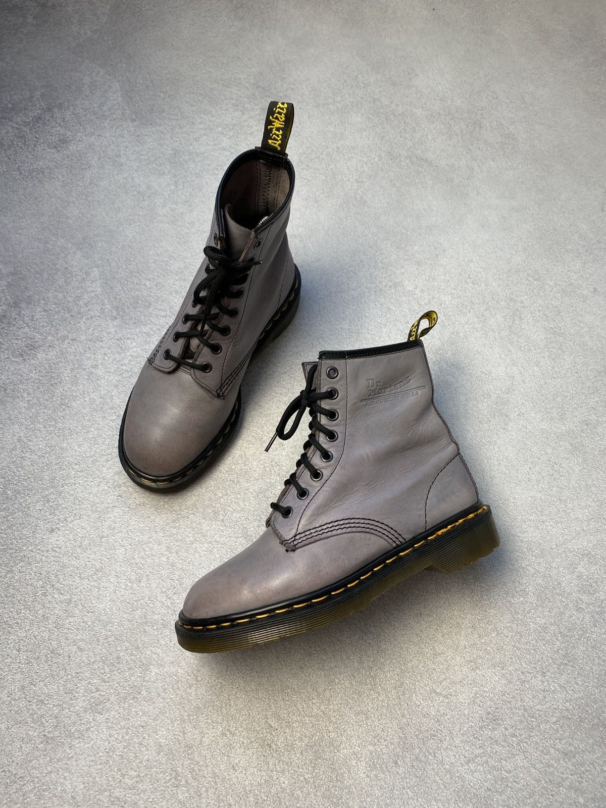 Dr. Martens Vintage Doc Dr. Martens 1460 made in England UK5 Size US 6 / EU 39 - 1 Thumbnail