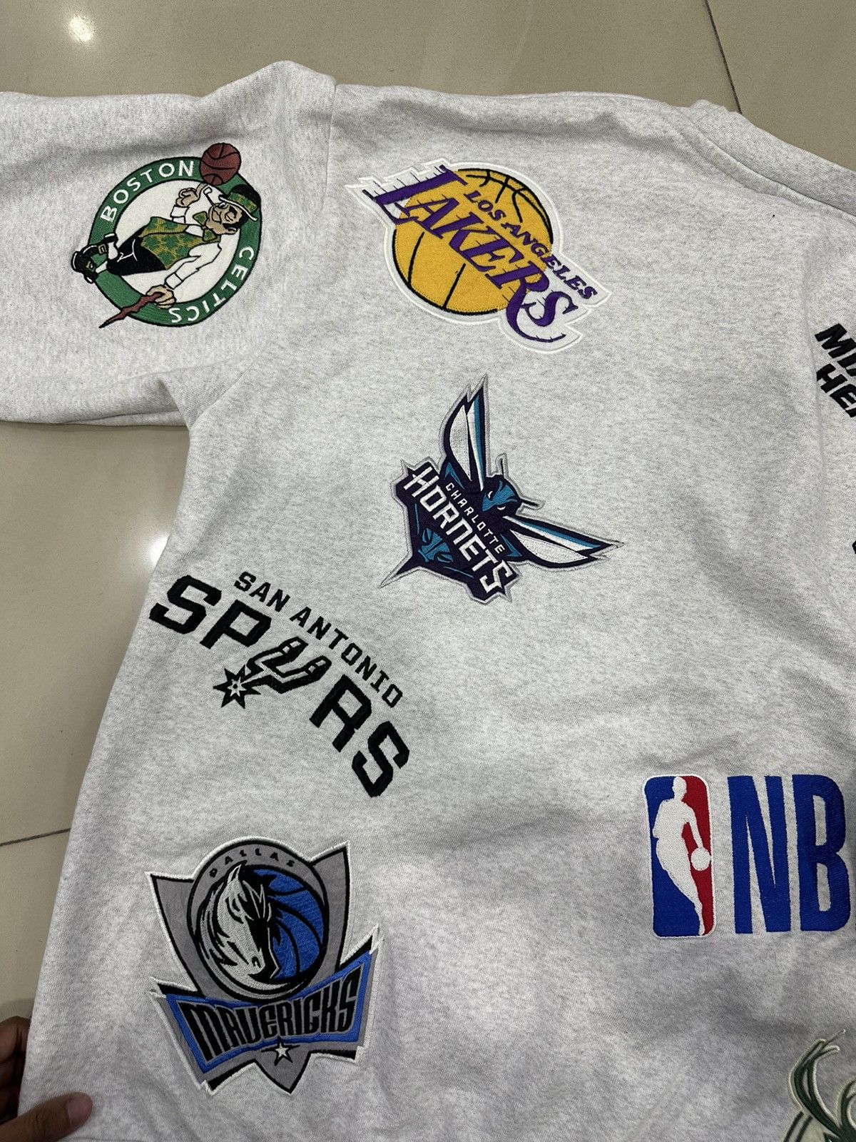 NBA Rare And Beautiful NBA All Star Team Embroidery Sweatshirt Size US L / EU 52-54 / 3 - 11 Thumbnail