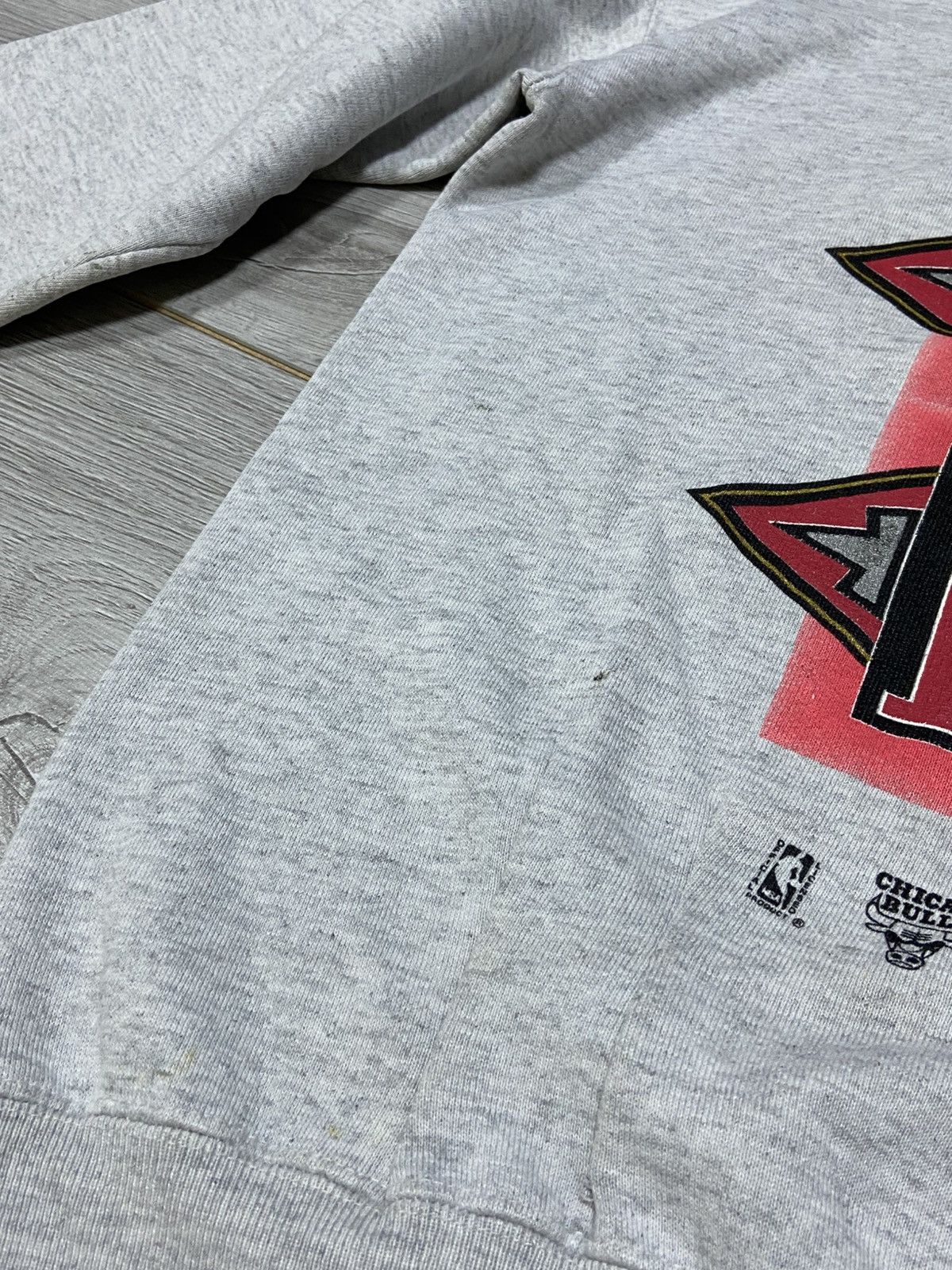 NBA NBA Chicago Bulls made in USA sweatshirt vintage Size US L / EU 52-54 / 3 - 10 Thumbnail