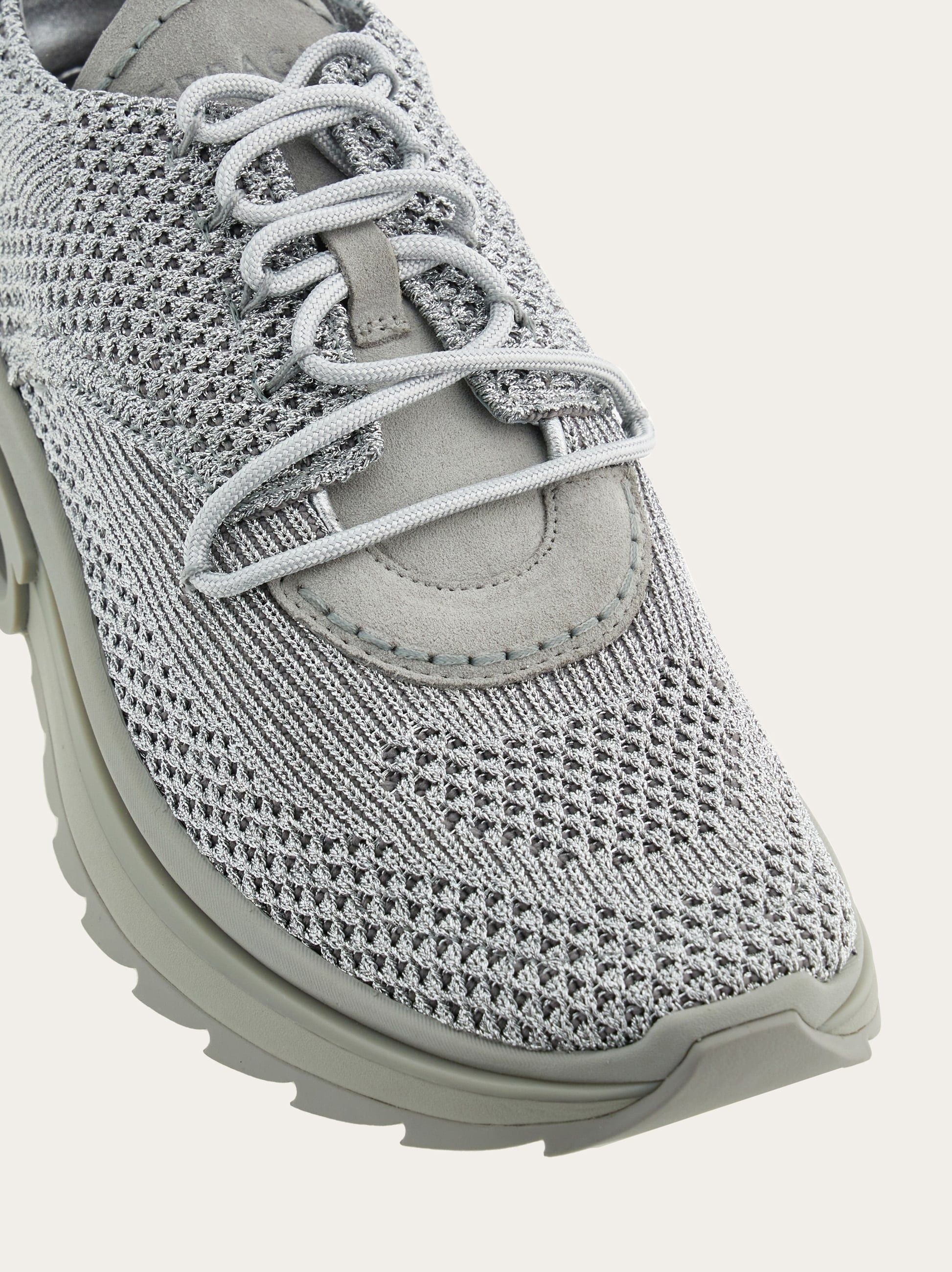 Salvatore Ferragamo o1s1rm0924 Nima Low-Top Sneakers in Silver/Grey Size US 5.5 / IT 35.5 - 6 Thumbnail