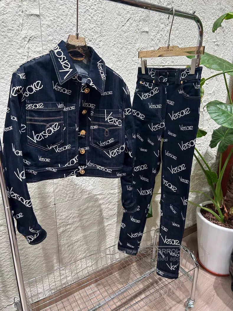 Versace Versace Dark blue letter logo short denim suit Size US XXS / EU 40 - 1 Thumbnail