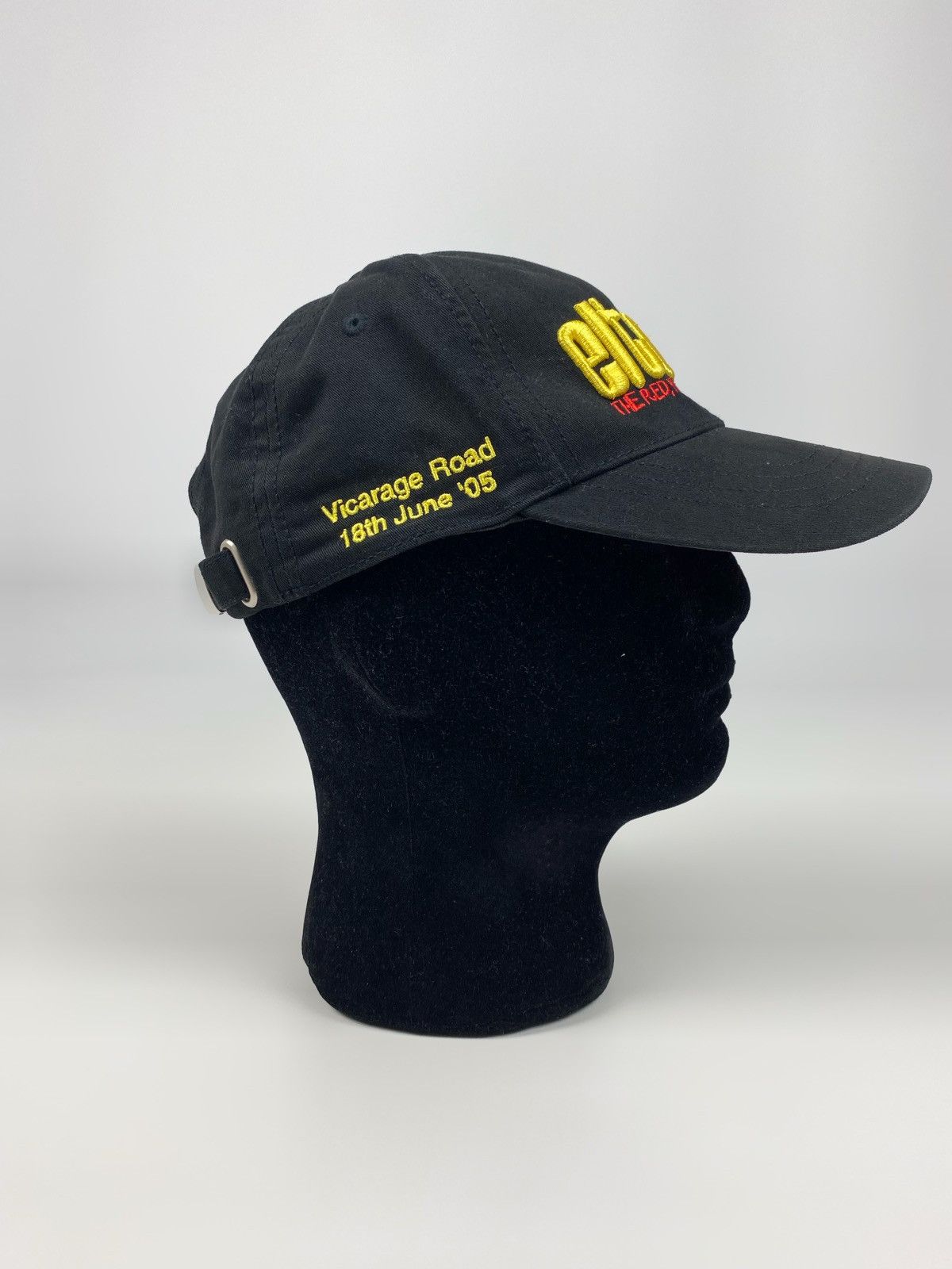 Band Tees 2005 Vintage Elton John The Red, Yellow & Black Piano Cap Size ONE SIZE - 10 Thumbnail