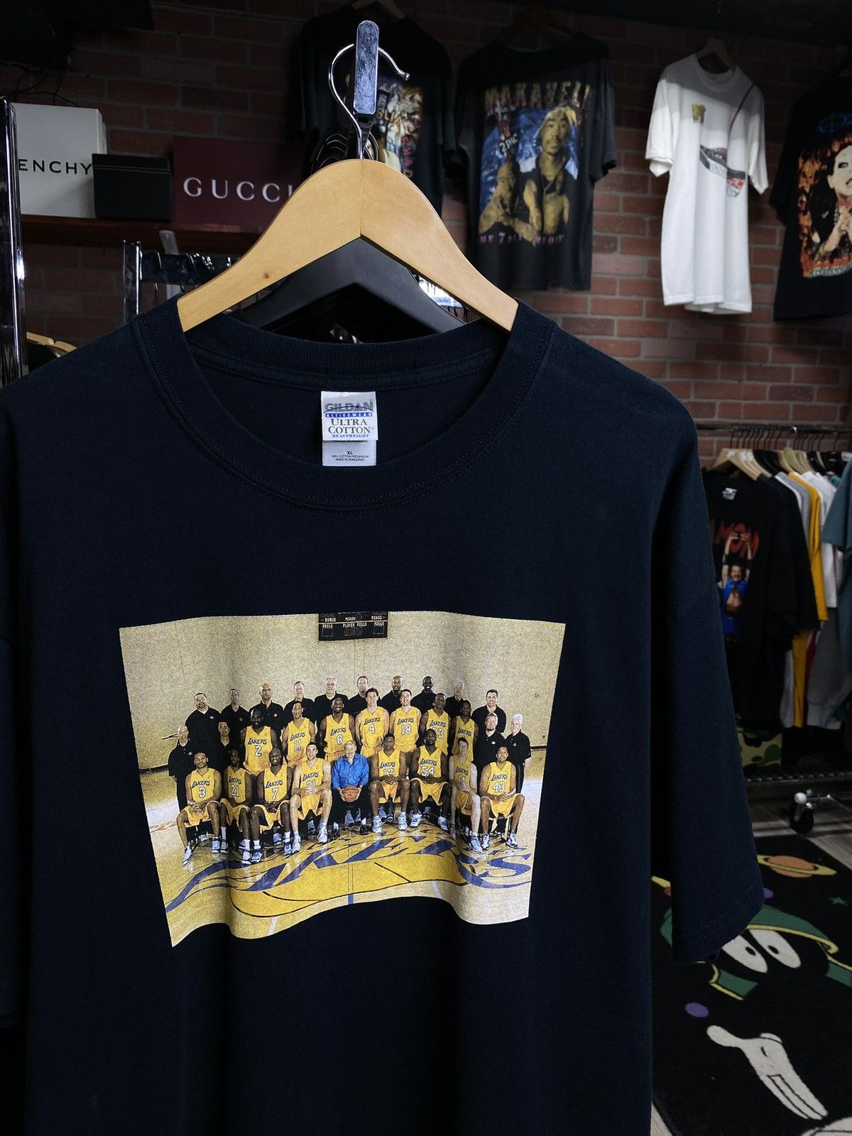 Vintage Vintage 06’ Lakers Team T-Shirt Vtg Kobe Tee Size Large Size US L / EU 52-54 / 3 - 6 Thumbnail