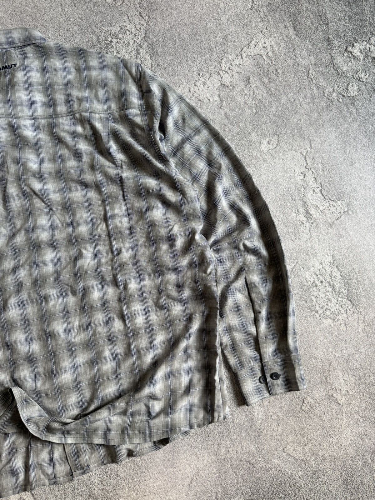 Mammut Mammut L Chekered shirt button up long sleeve outdoor Size US L / EU 52-54 / 3 - 12 Thumbnail