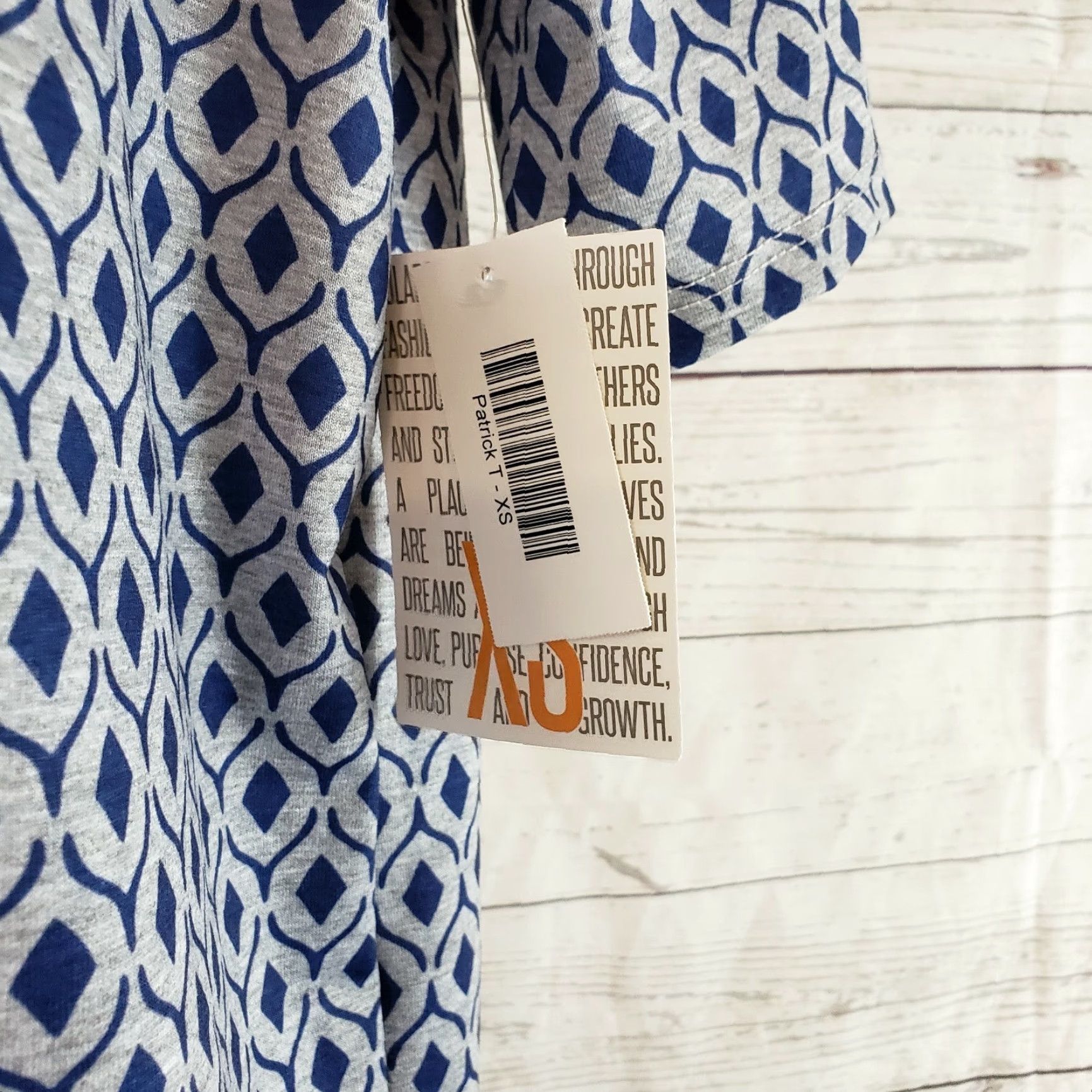 Vintage VINTAGE LuLaRoe Womens Patrick Top XS Blue Gray Short Sleeve Size XS / US 0-2 / IT 36-38 - 2 Thumbnail