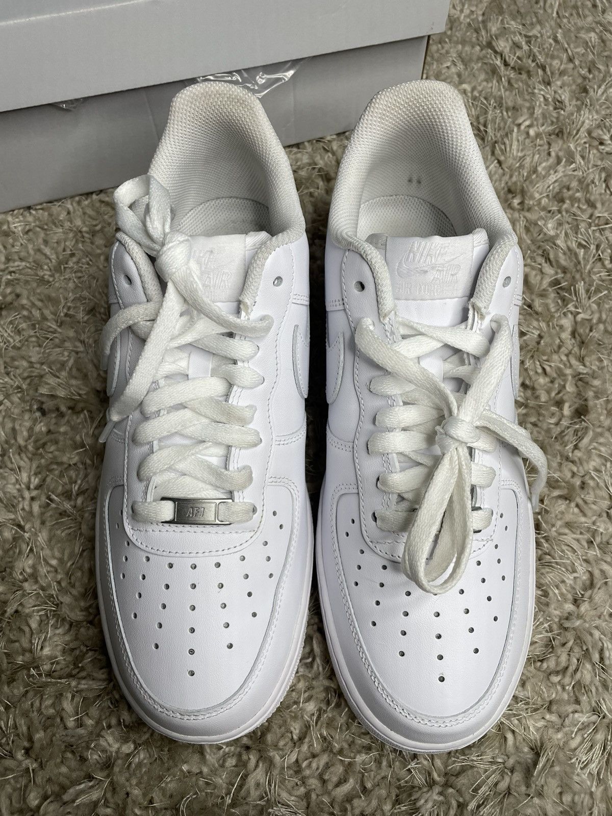 Nike Nike Air Force 1 Triple White Size US 9 / EU 42 - 4 Thumbnail