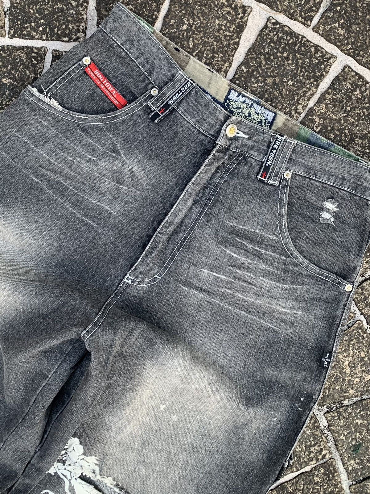 Dogtown × Vintage Dog Town Black Dragon Size US 32 / EU 48 - 9 Thumbnail