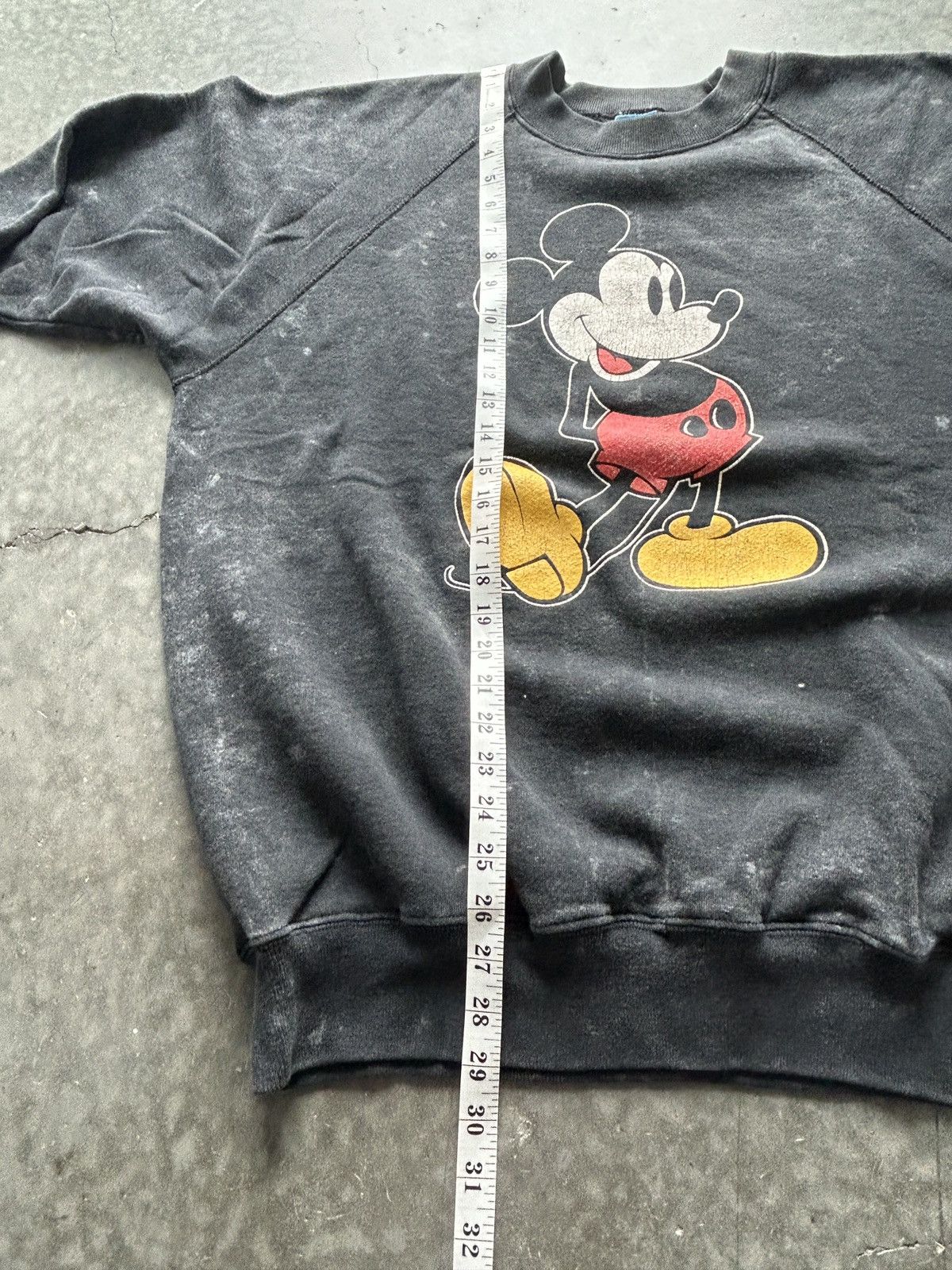 Disney Vintage 90s Mickey Mouse Raglan Sweatshirt Size US XL / EU 56 / 4 - 7 Thumbnail