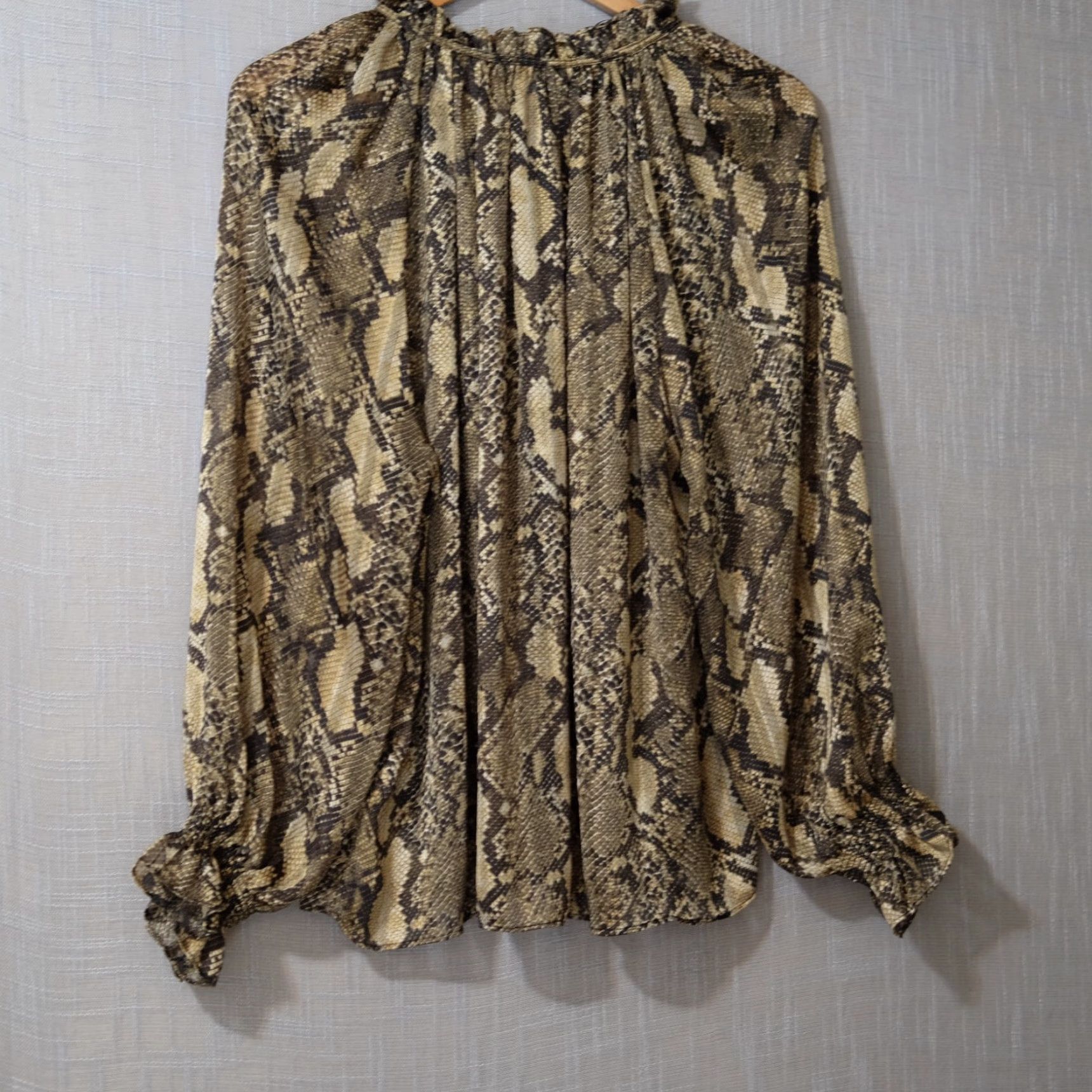 H&M VINTAGE Nwot! H&M Sheer Shirt Snake Print Long Sleeve Green Women's 12 #H52-10 Size XL / US 12-14 / IT 48-50 - 5 Thumbnail